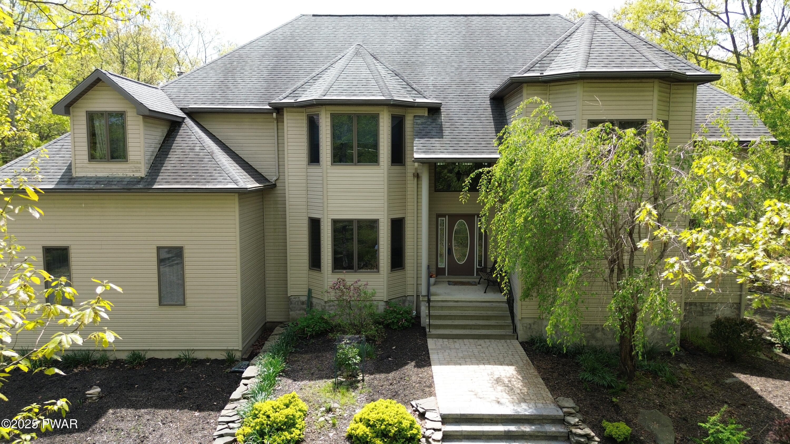 1085 Dewberry Drive, Hawley, Pennsylvania image 2