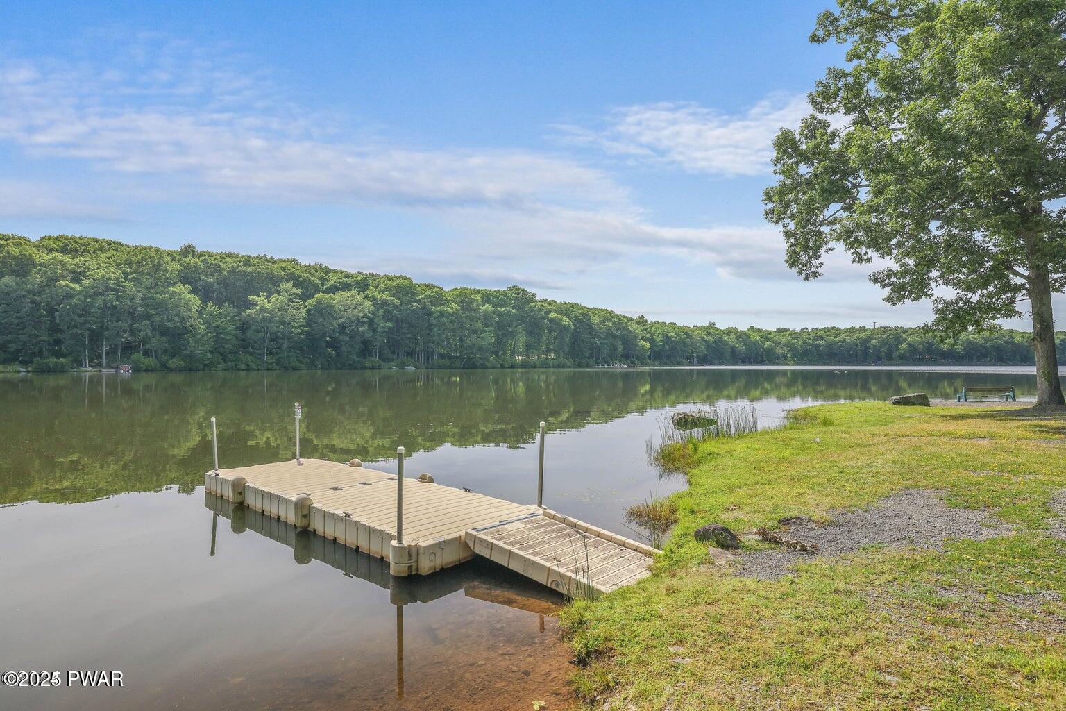 Hawley, Pennsylvania 18428, United States, 5 Bedrooms Bedrooms, ,6 BathroomsBathrooms,Residential,Active,97853
