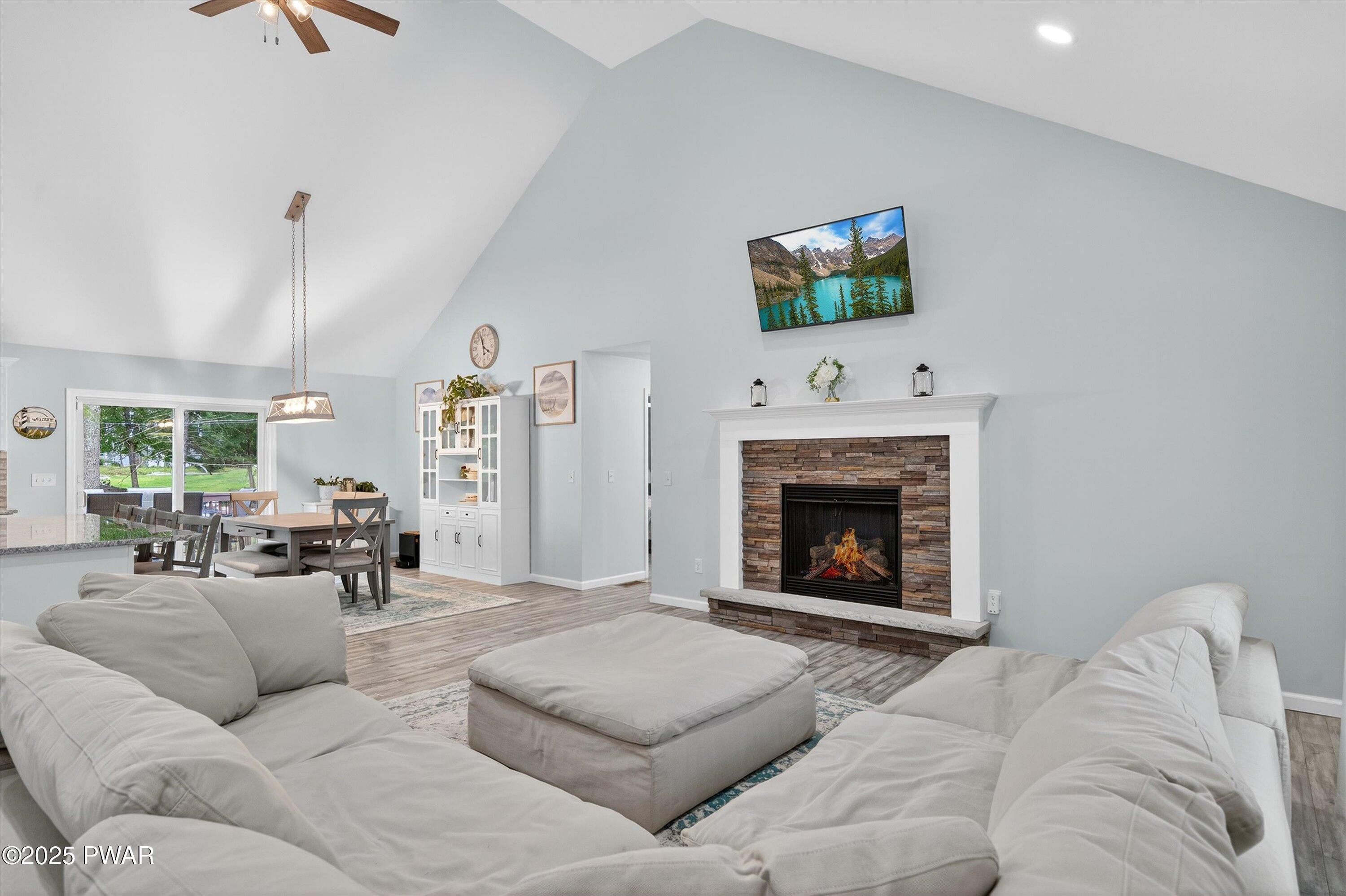 Milford, Pennsylvania 18337, United States, 3 Bedrooms Bedrooms, ,3 BathroomsBathrooms,Residential,Active,182043