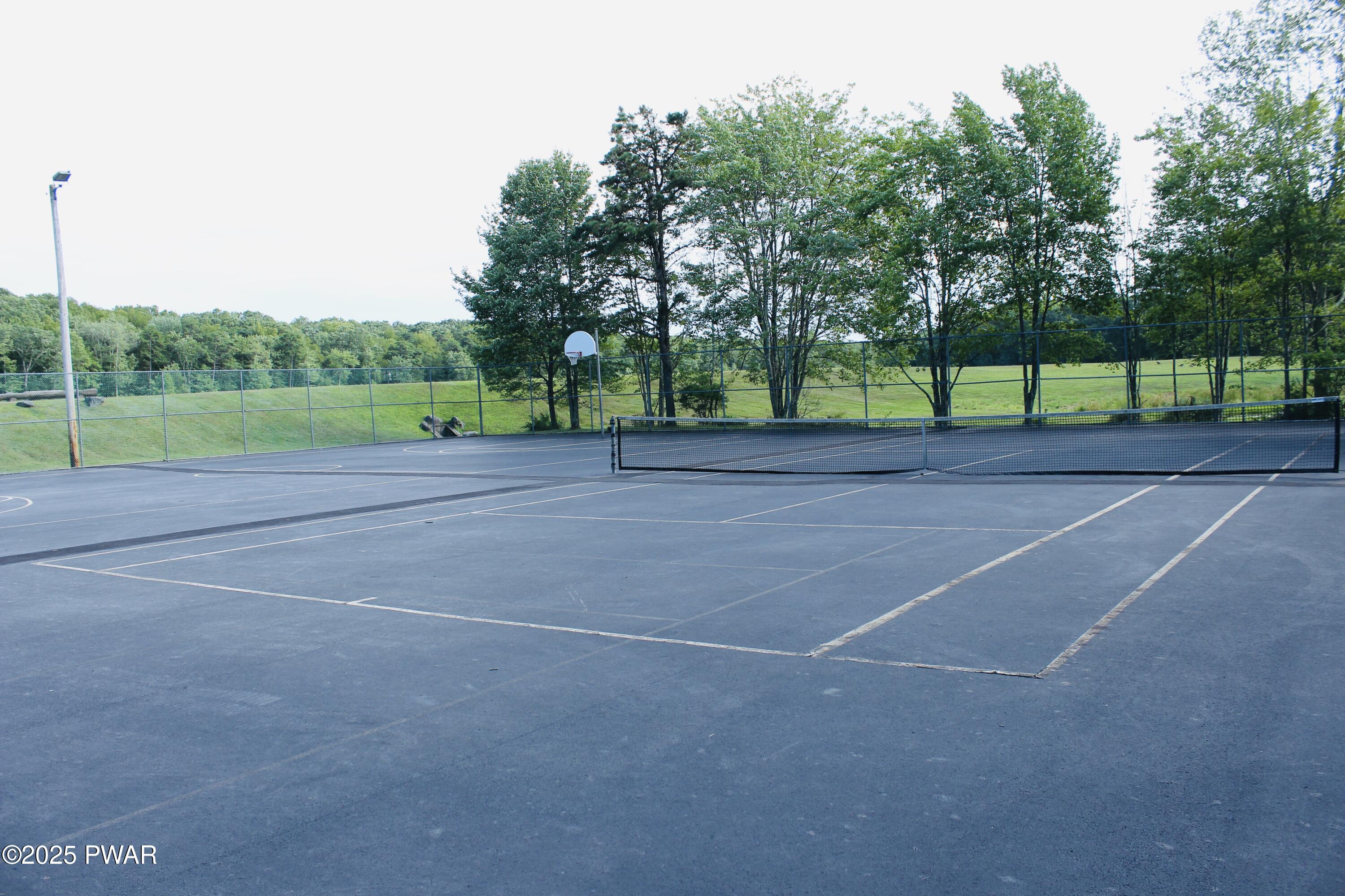 Milford, Pennsylvania 18337, United States, 3 Bedrooms Bedrooms, ,3 BathroomsBathrooms,Residential,Active,182043