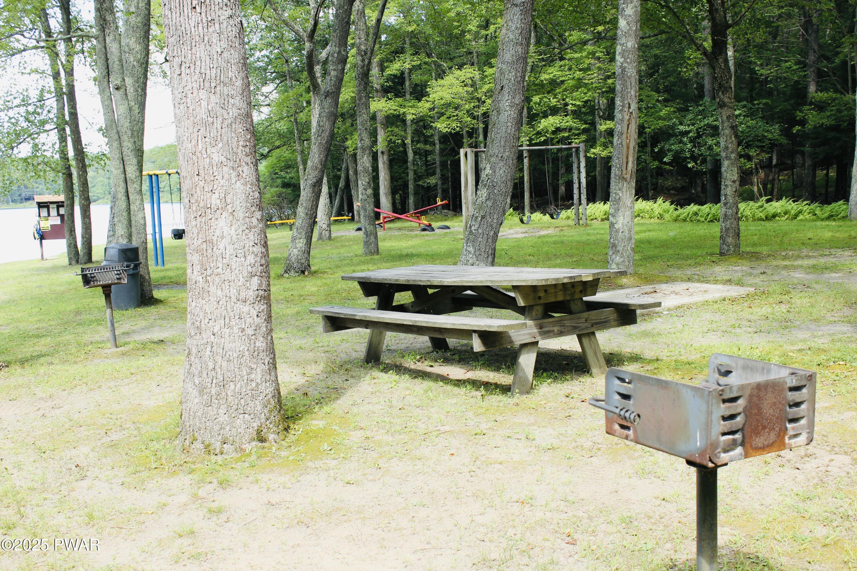 Milford, Pennsylvania 18337, United States, 3 Bedrooms Bedrooms, ,3 BathroomsBathrooms,Residential,Active,182043