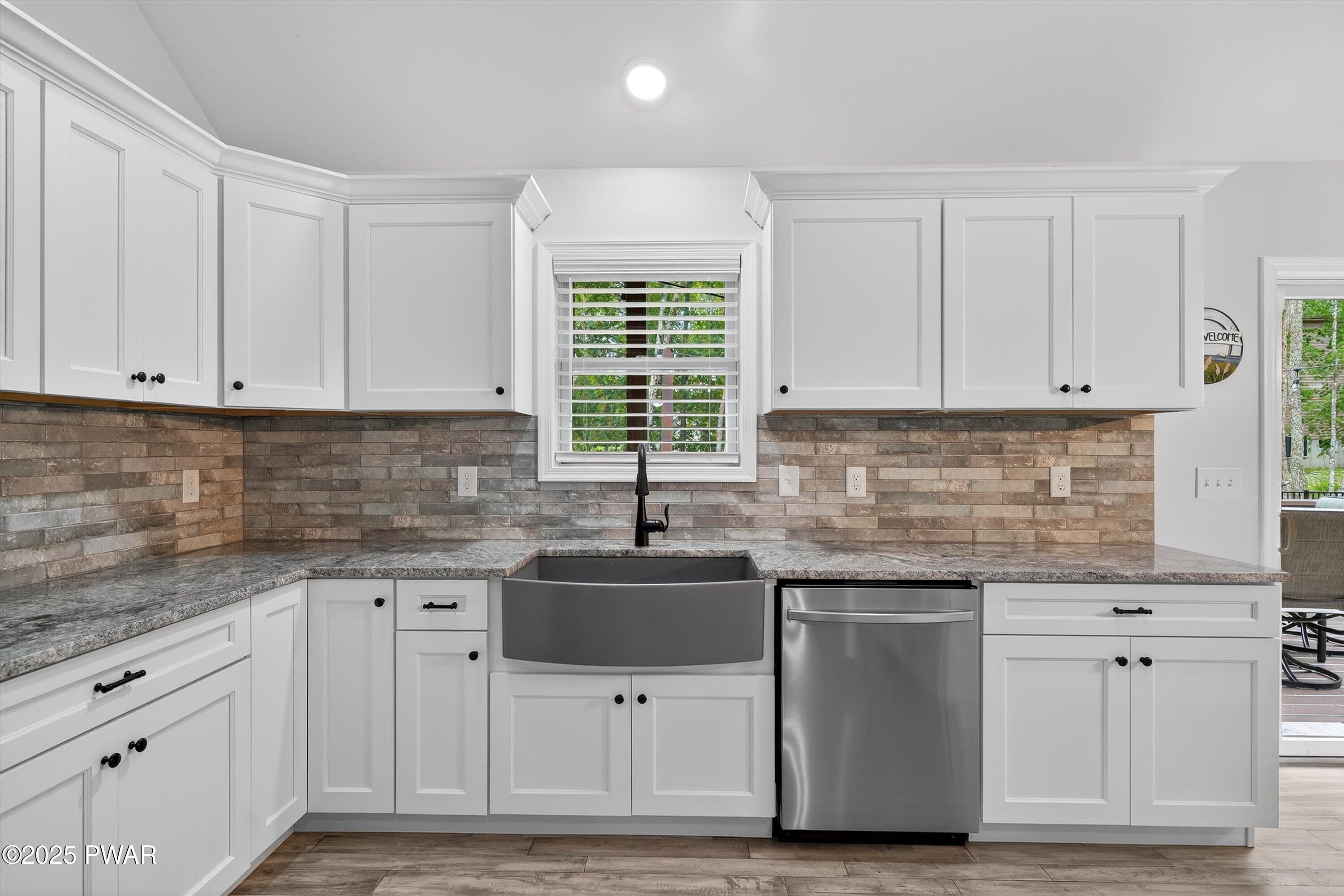 Milford, Pennsylvania 18337, United States, 3 Bedrooms Bedrooms, ,3 BathroomsBathrooms,Residential,Active,182043