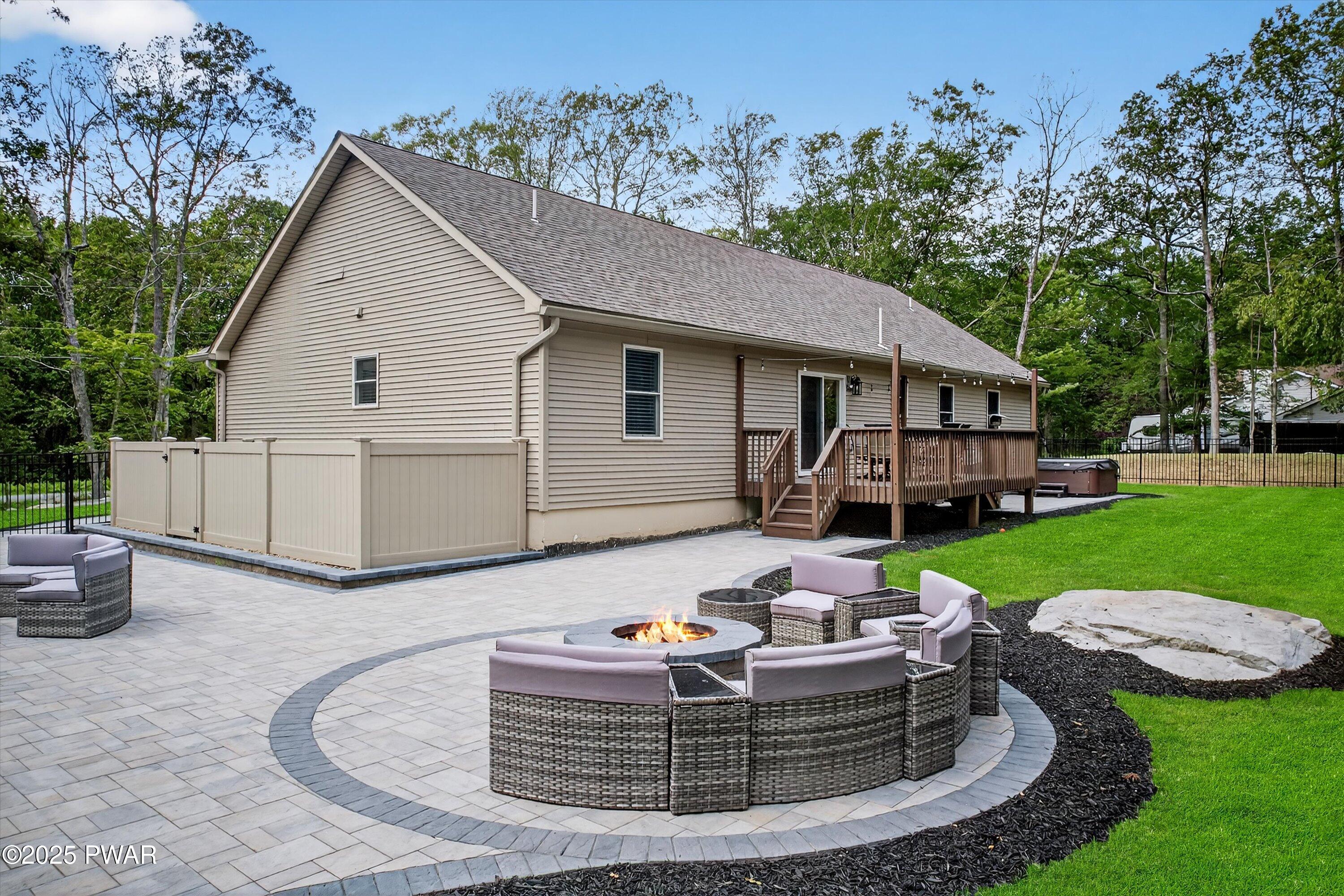 Milford, Pennsylvania 18337, United States, 3 Bedrooms Bedrooms, ,3 BathroomsBathrooms,Residential,Active,182043