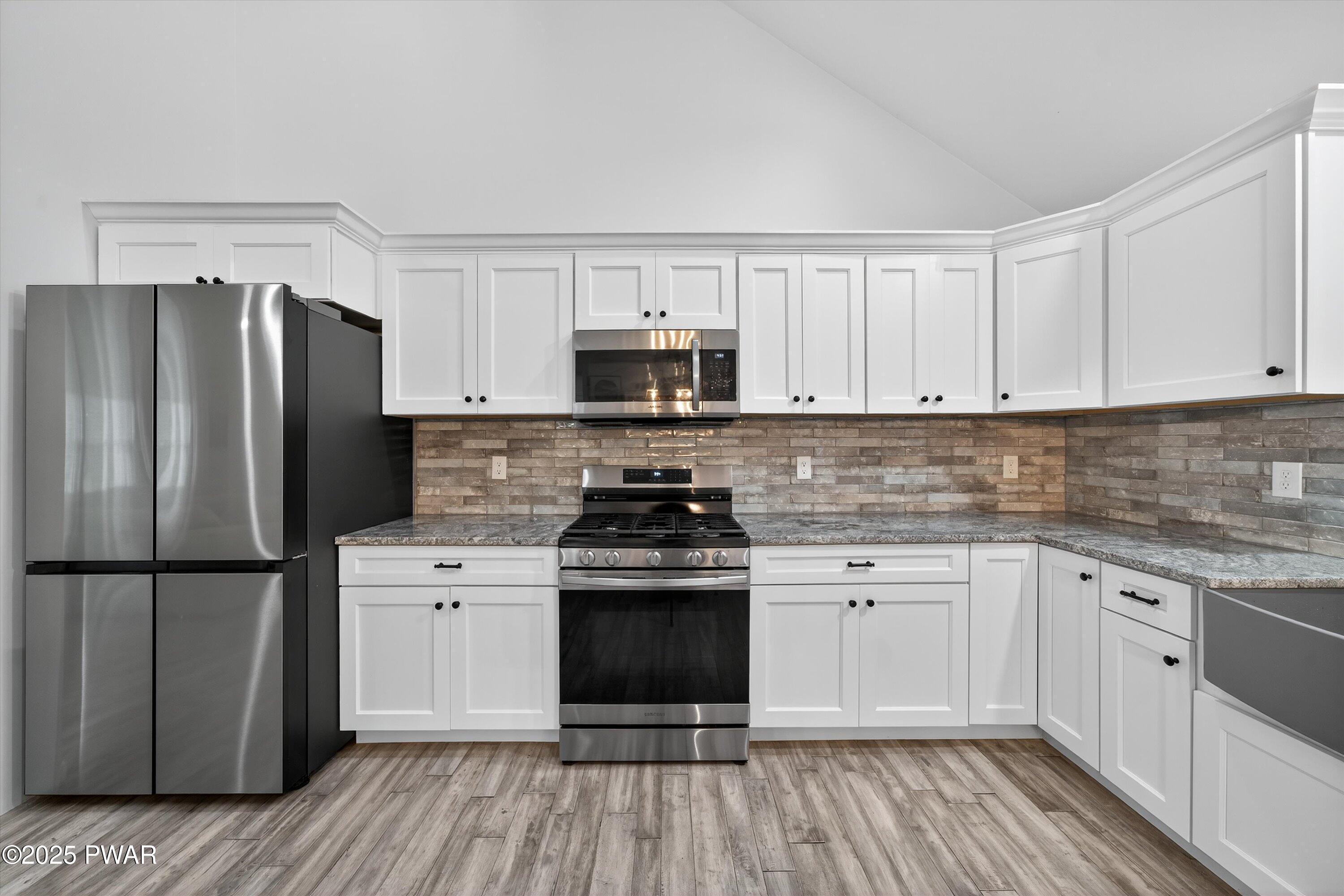 Milford, Pennsylvania 18337, United States, 3 Bedrooms Bedrooms, ,3 BathroomsBathrooms,Residential,Active,182043