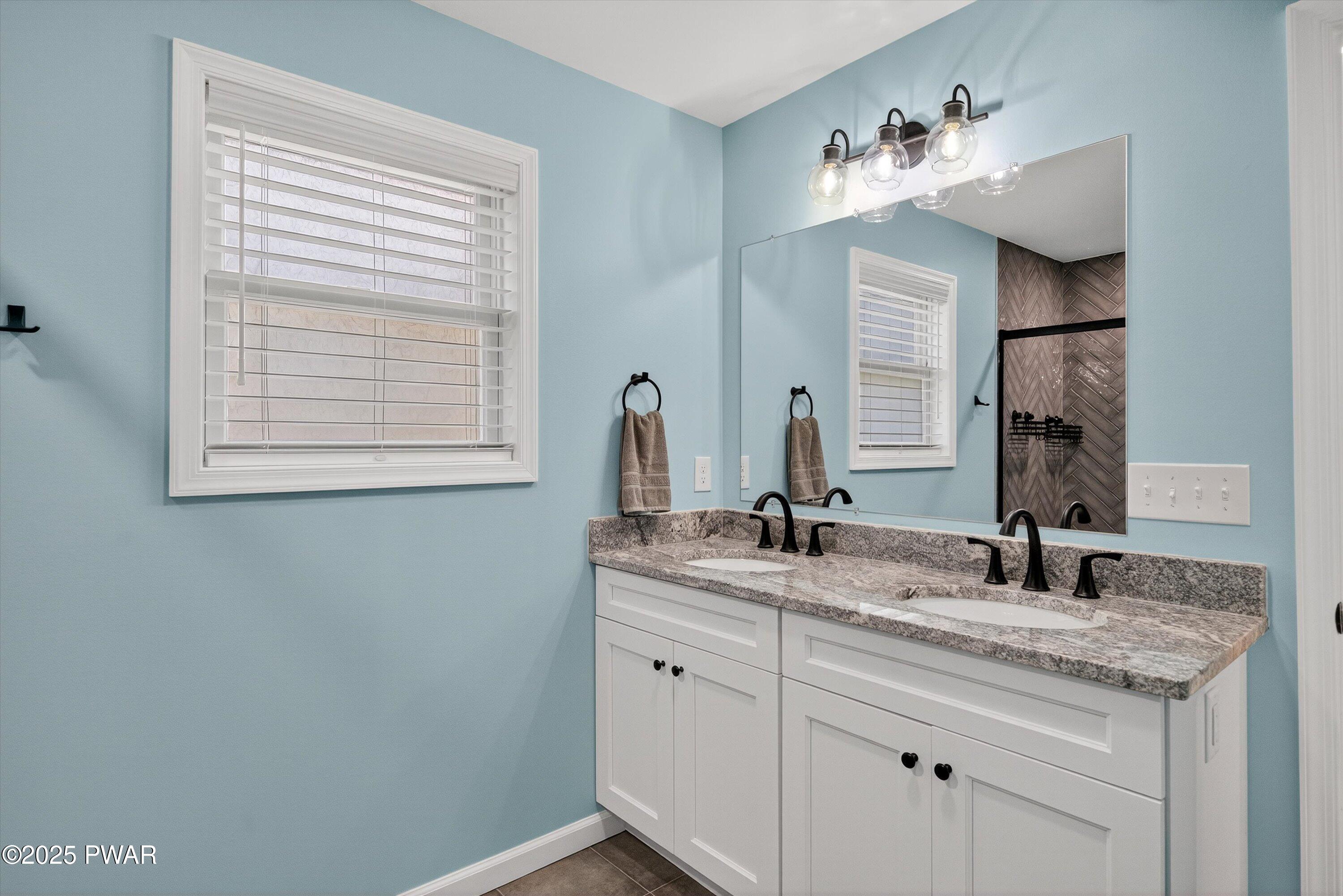 Milford, Pennsylvania 18337, United States, 3 Bedrooms Bedrooms, ,3 BathroomsBathrooms,Residential,Active,182043