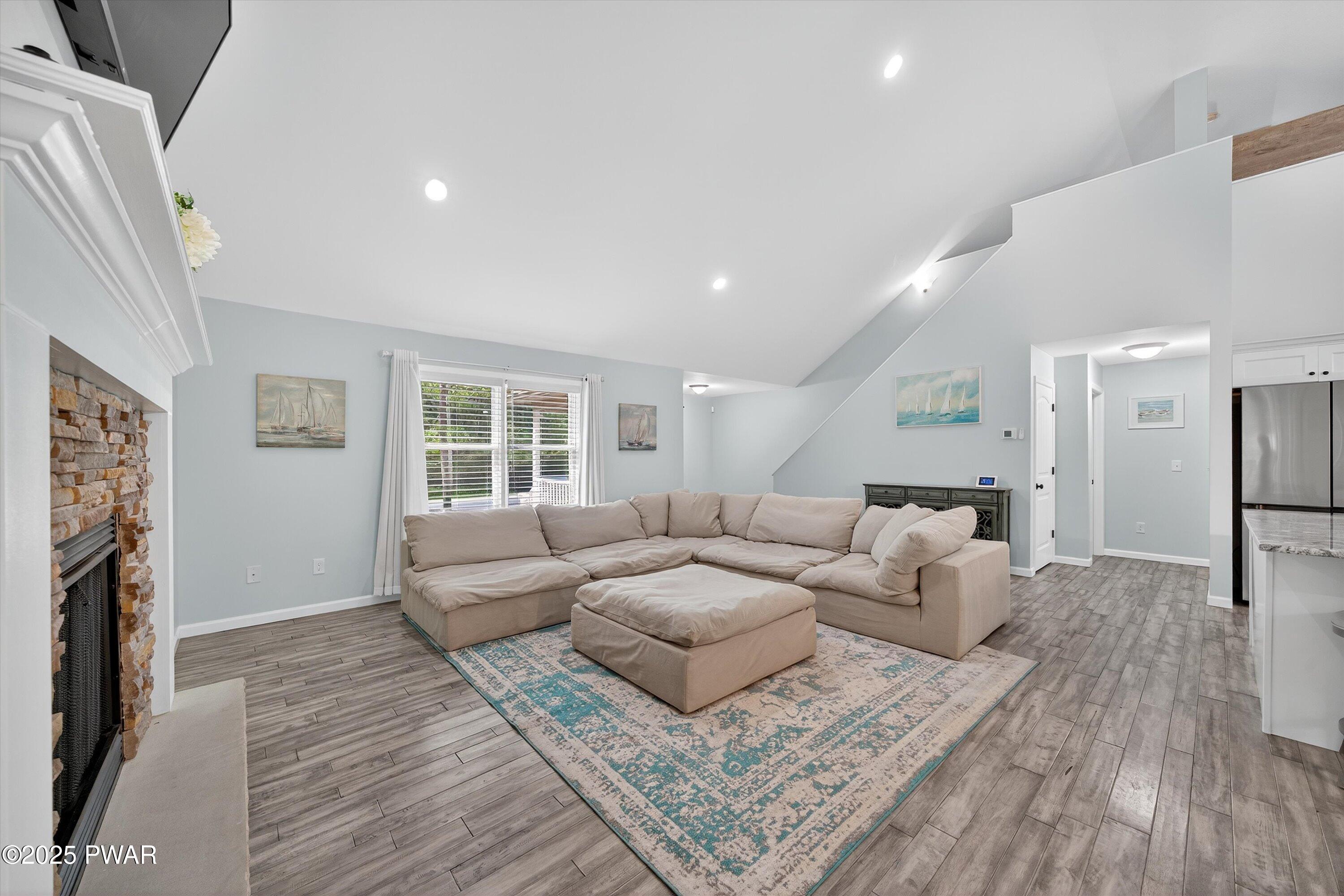 Milford, Pennsylvania 18337, United States, 3 Bedrooms Bedrooms, ,3 BathroomsBathrooms,Residential,Active,182043