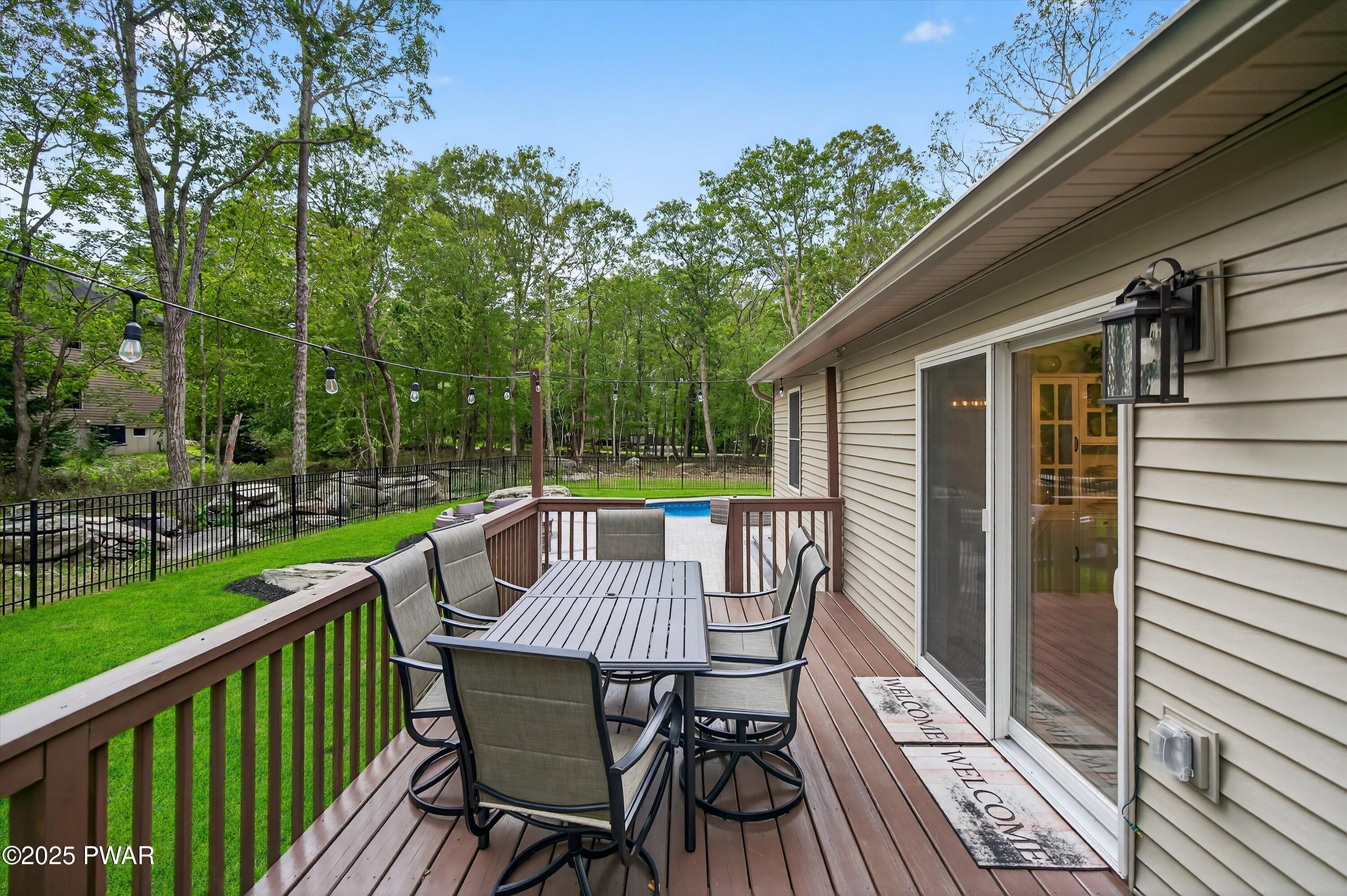 Milford, Pennsylvania 18337, United States, 3 Bedrooms Bedrooms, ,3 BathroomsBathrooms,Residential,Active,182043