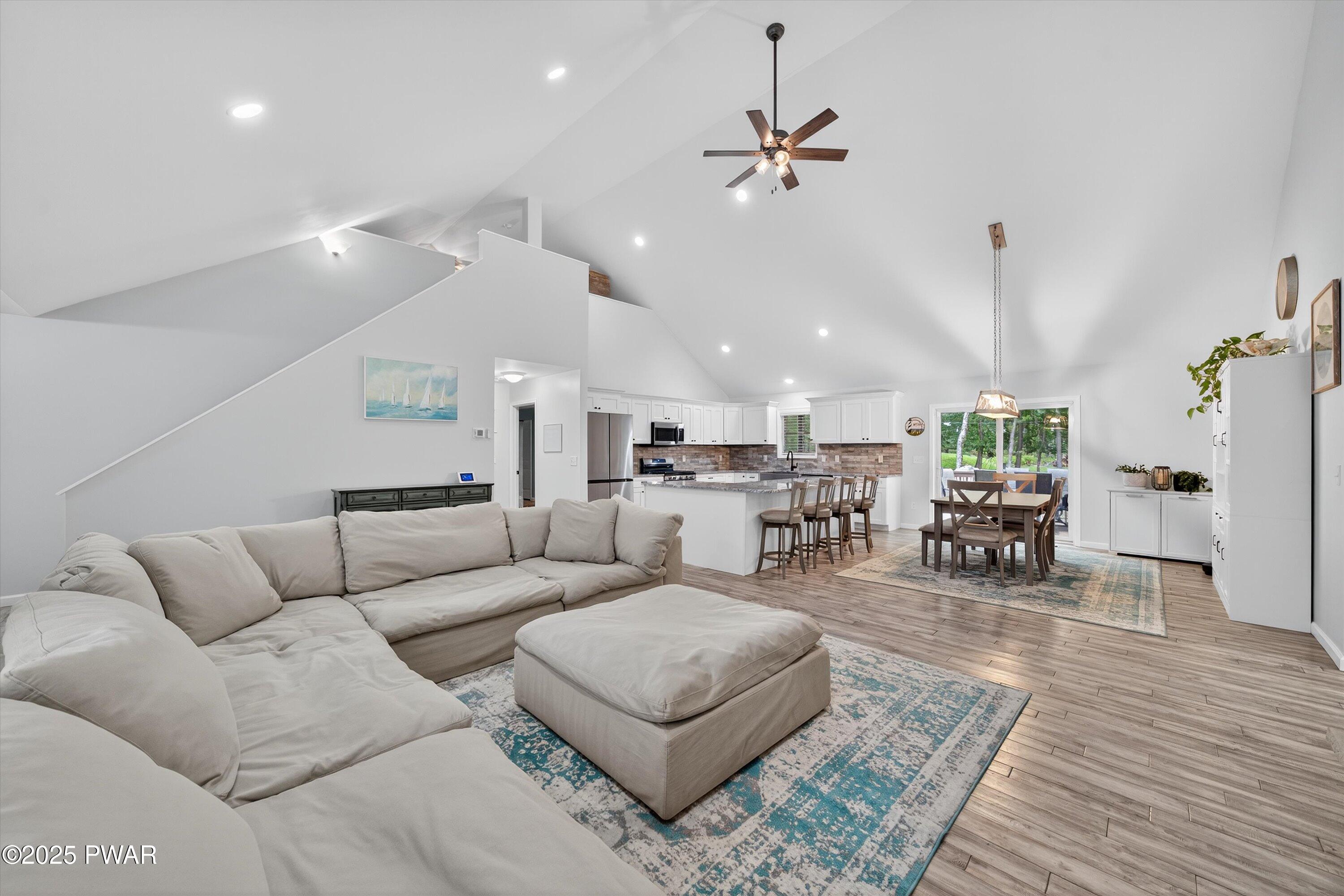 Milford, Pennsylvania 18337, United States, 3 Bedrooms Bedrooms, ,3 BathroomsBathrooms,Residential,Active,182043