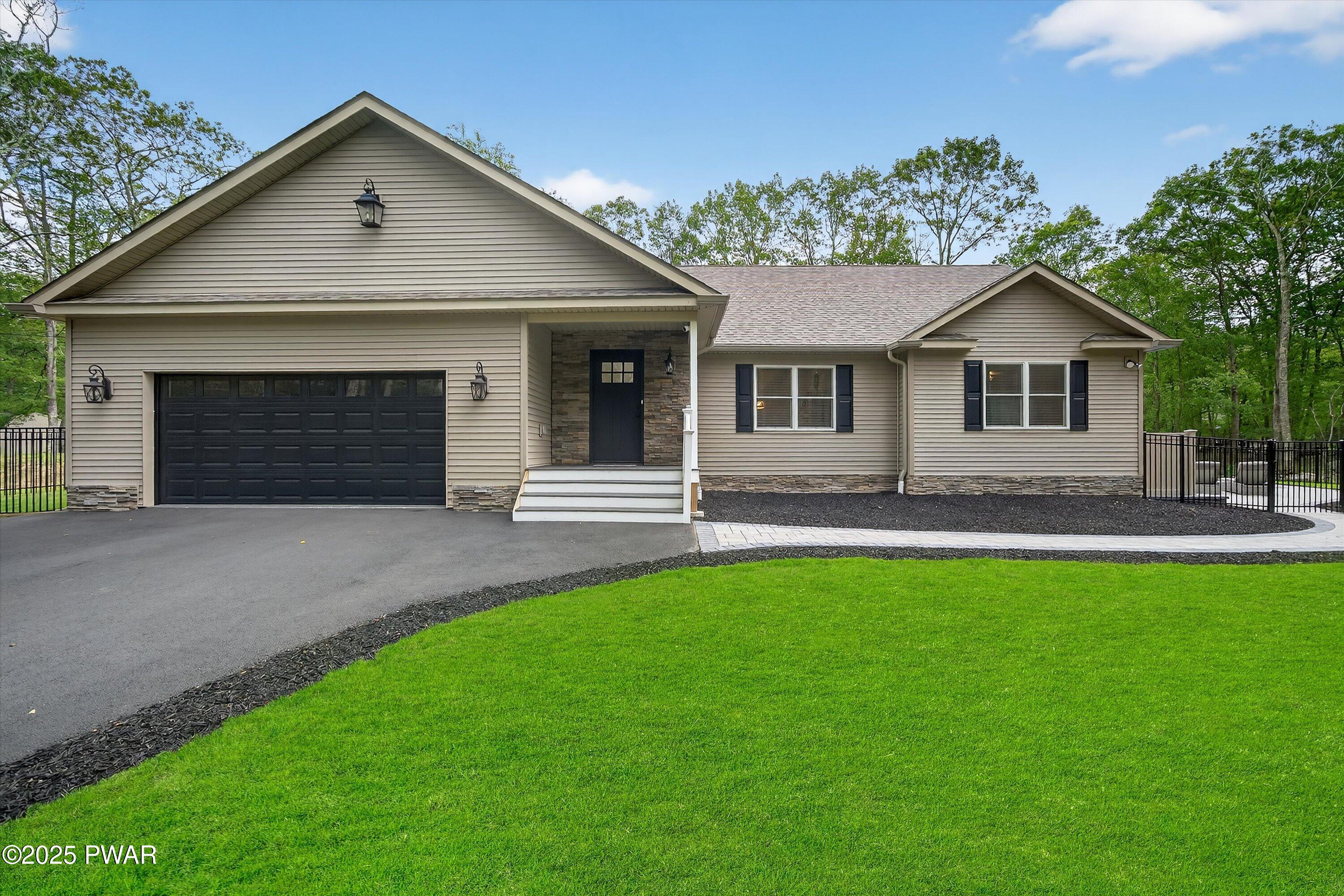 Milford, Pennsylvania 18337, United States, 3 Bedrooms Bedrooms, ,3 BathroomsBathrooms,Residential,Active,182043