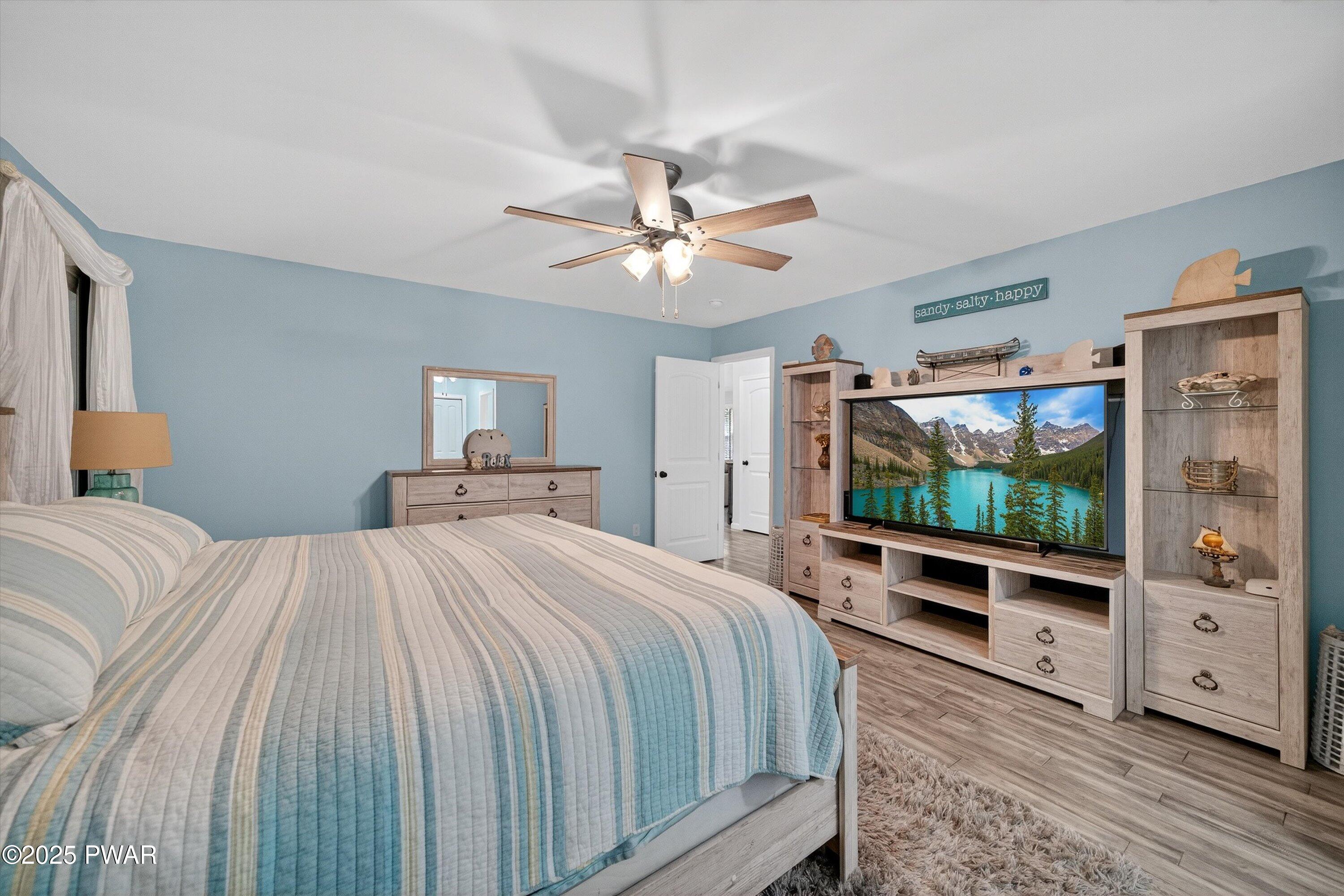 Milford, Pennsylvania 18337, United States, 3 Bedrooms Bedrooms, ,3 BathroomsBathrooms,Residential,Active,182043