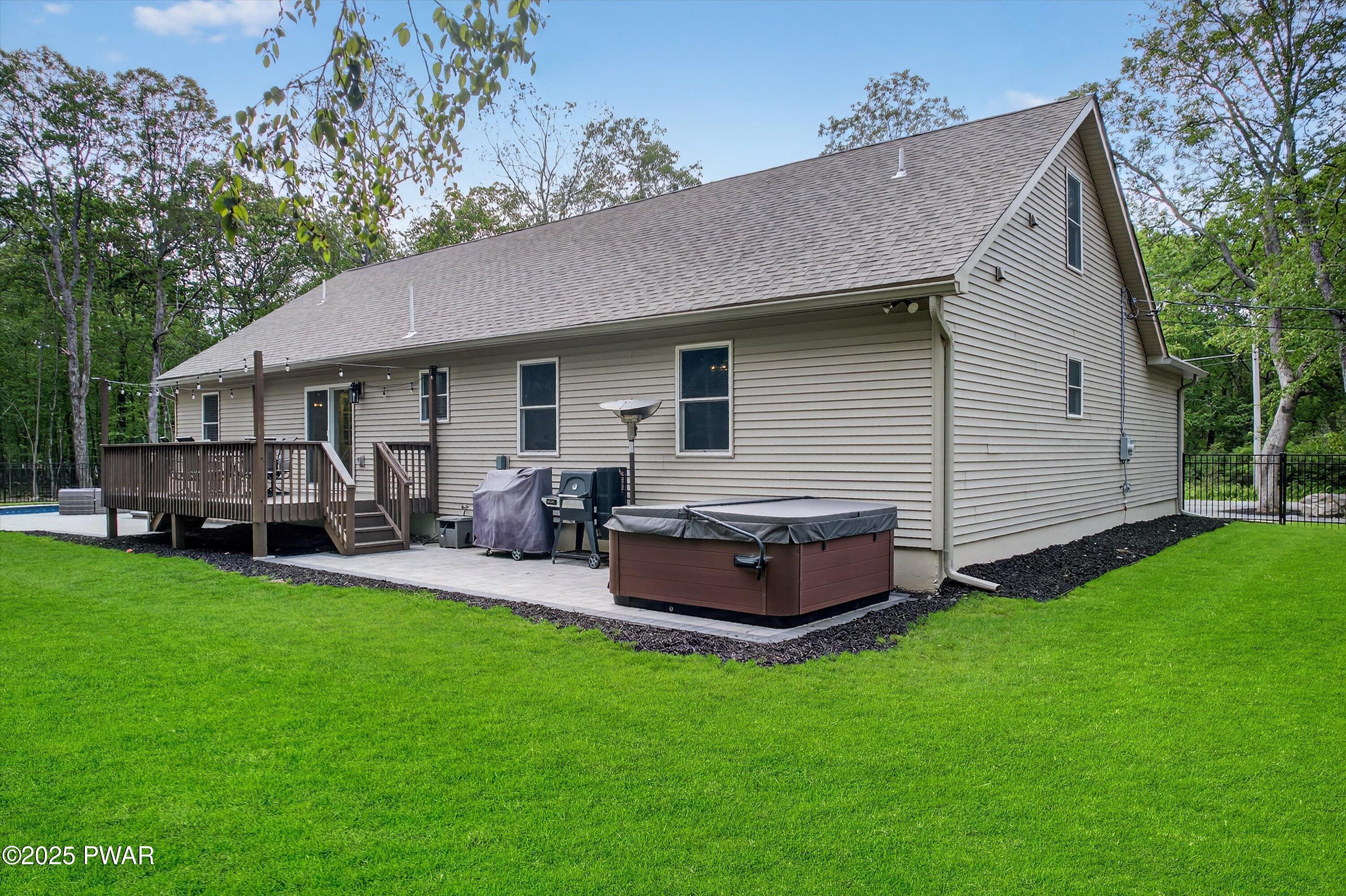 Milford, Pennsylvania 18337, United States, 3 Bedrooms Bedrooms, ,3 BathroomsBathrooms,Residential,Active,182043