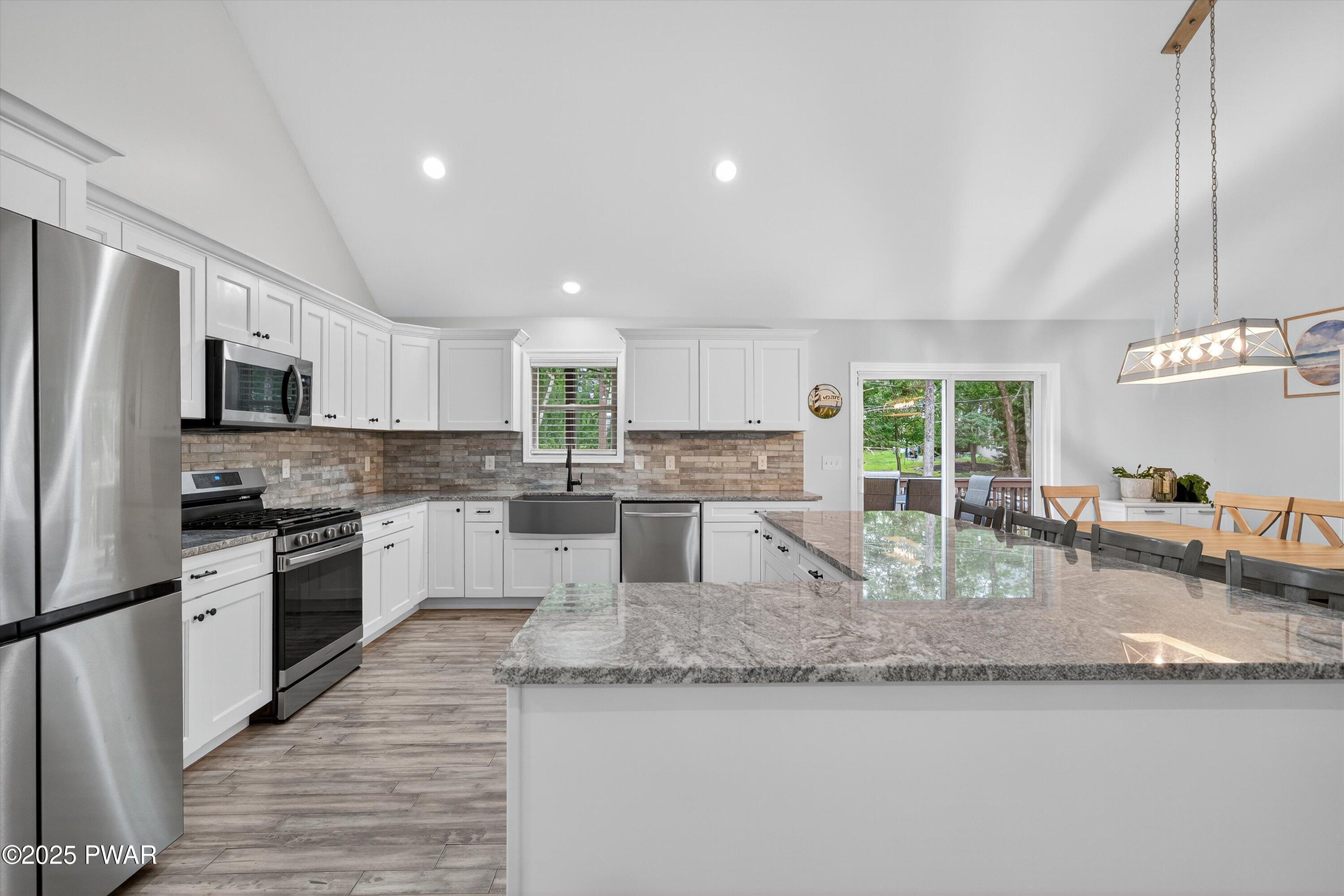 Milford, Pennsylvania 18337, United States, 3 Bedrooms Bedrooms, ,3 BathroomsBathrooms,Residential,Active,182043