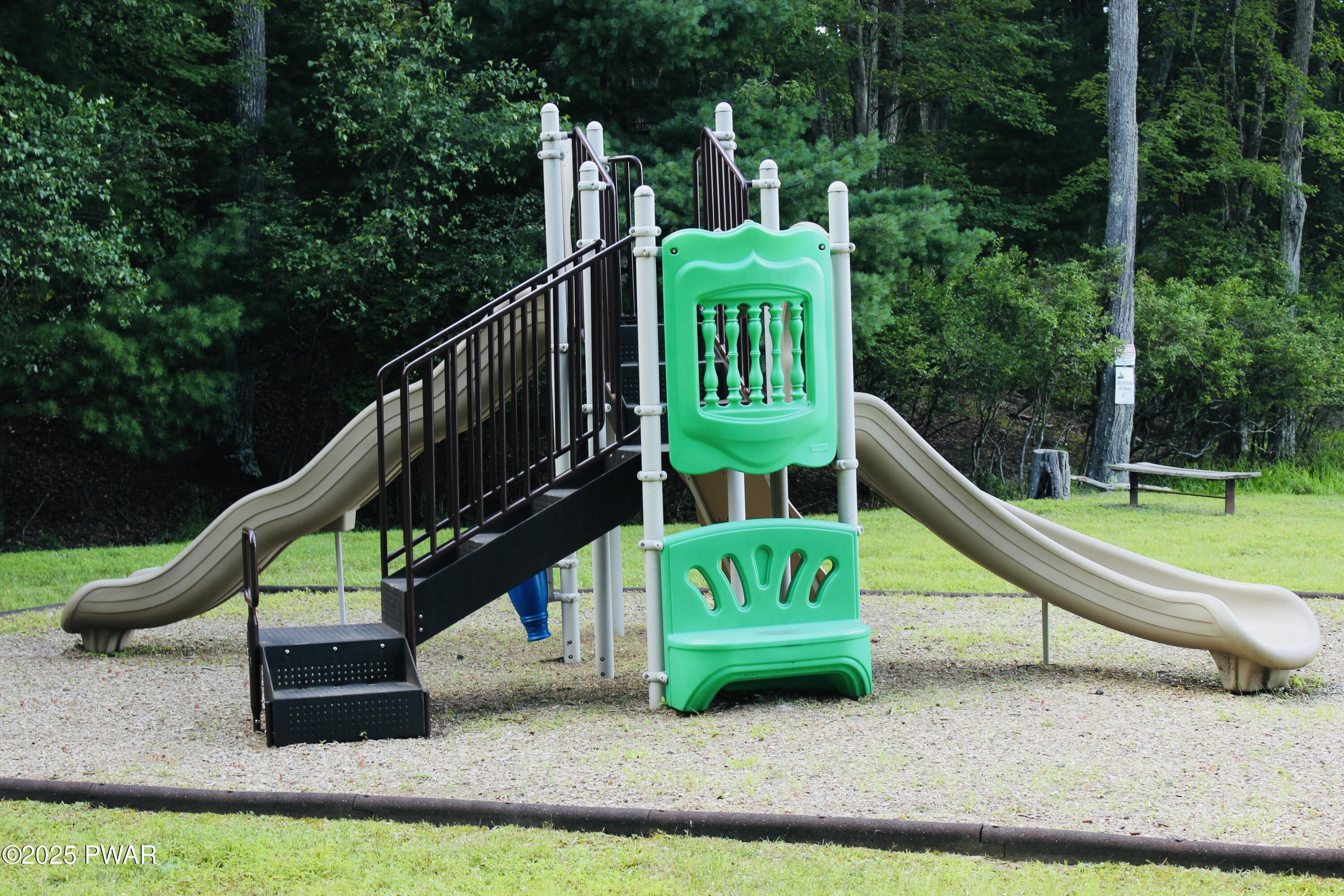 Milford, Pennsylvania 18337, United States, 3 Bedrooms Bedrooms, ,3 BathroomsBathrooms,Residential,Active,182043