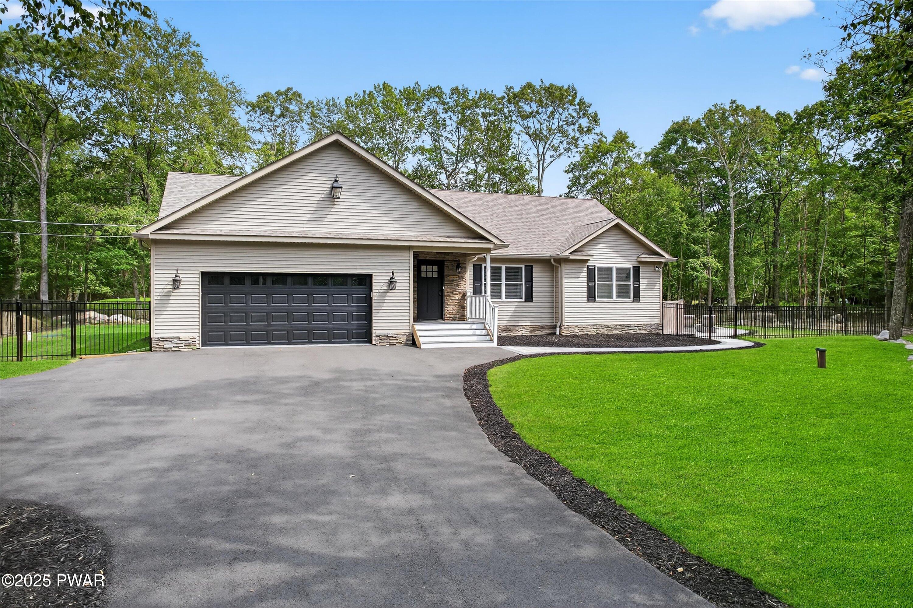 Milford, Pennsylvania 18337, United States, 3 Bedrooms Bedrooms, ,3 BathroomsBathrooms,Residential,Active,182043