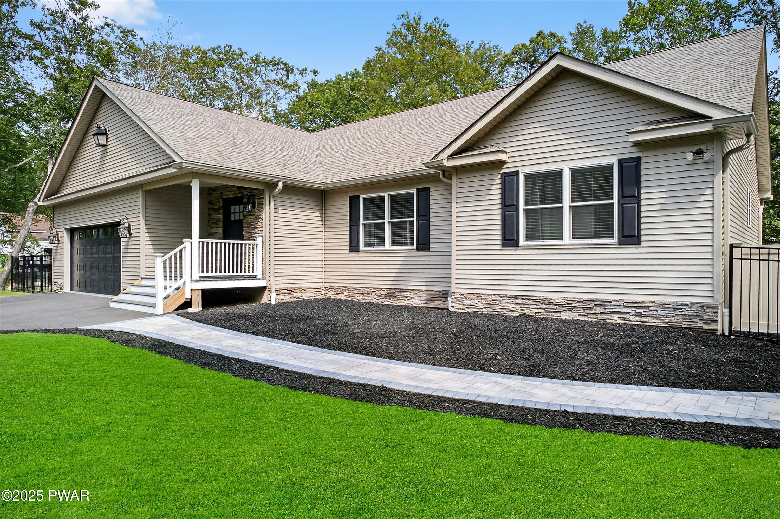 Milford, Pennsylvania 18337, United States, 3 Bedrooms Bedrooms, ,3 BathroomsBathrooms,Residential,Active,182043