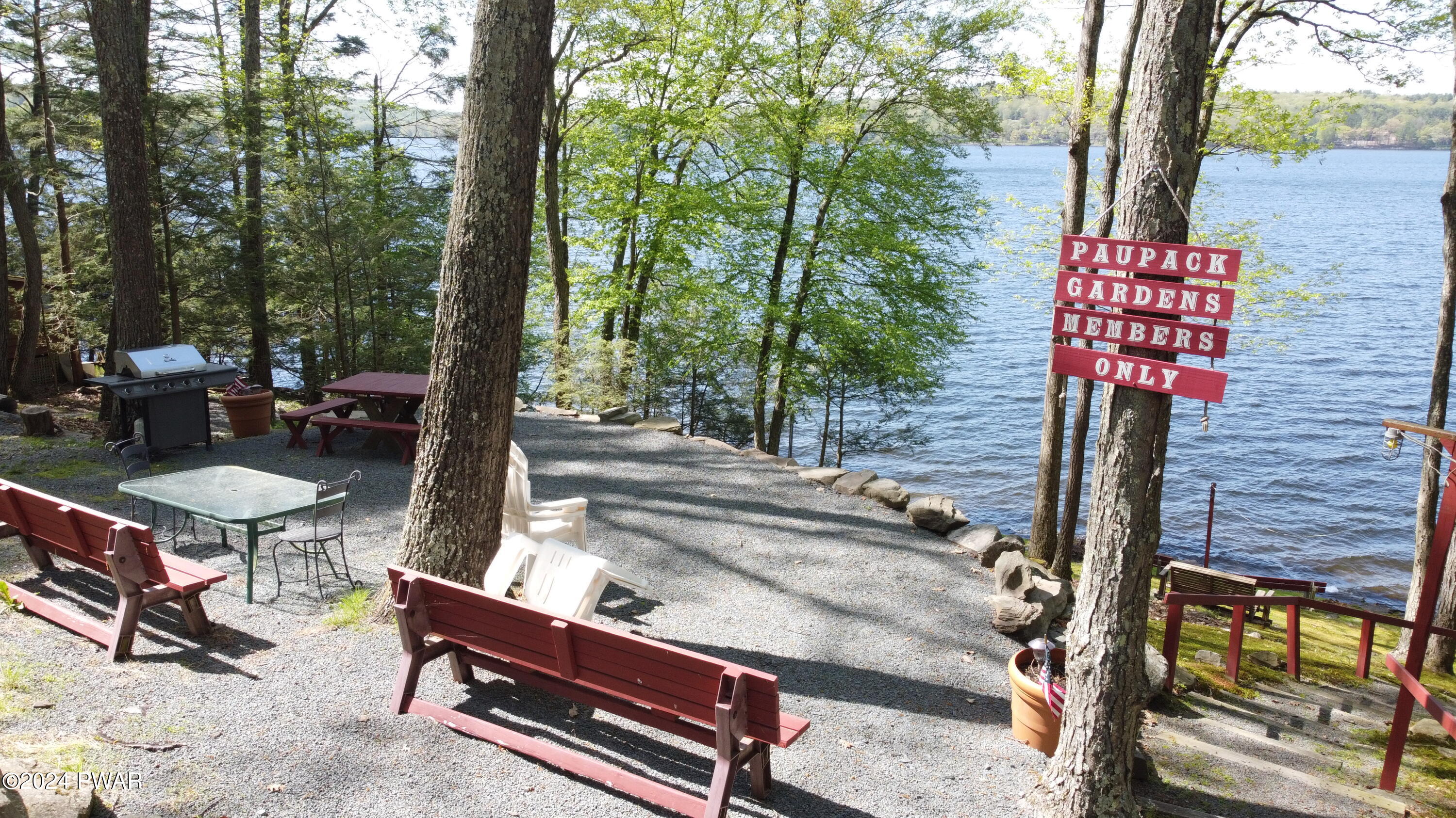 Paupack, Pennsylvania 18451, United States, 2 Bedrooms Bedrooms, ,1 BathroomBathrooms,Residential,Pending,58289