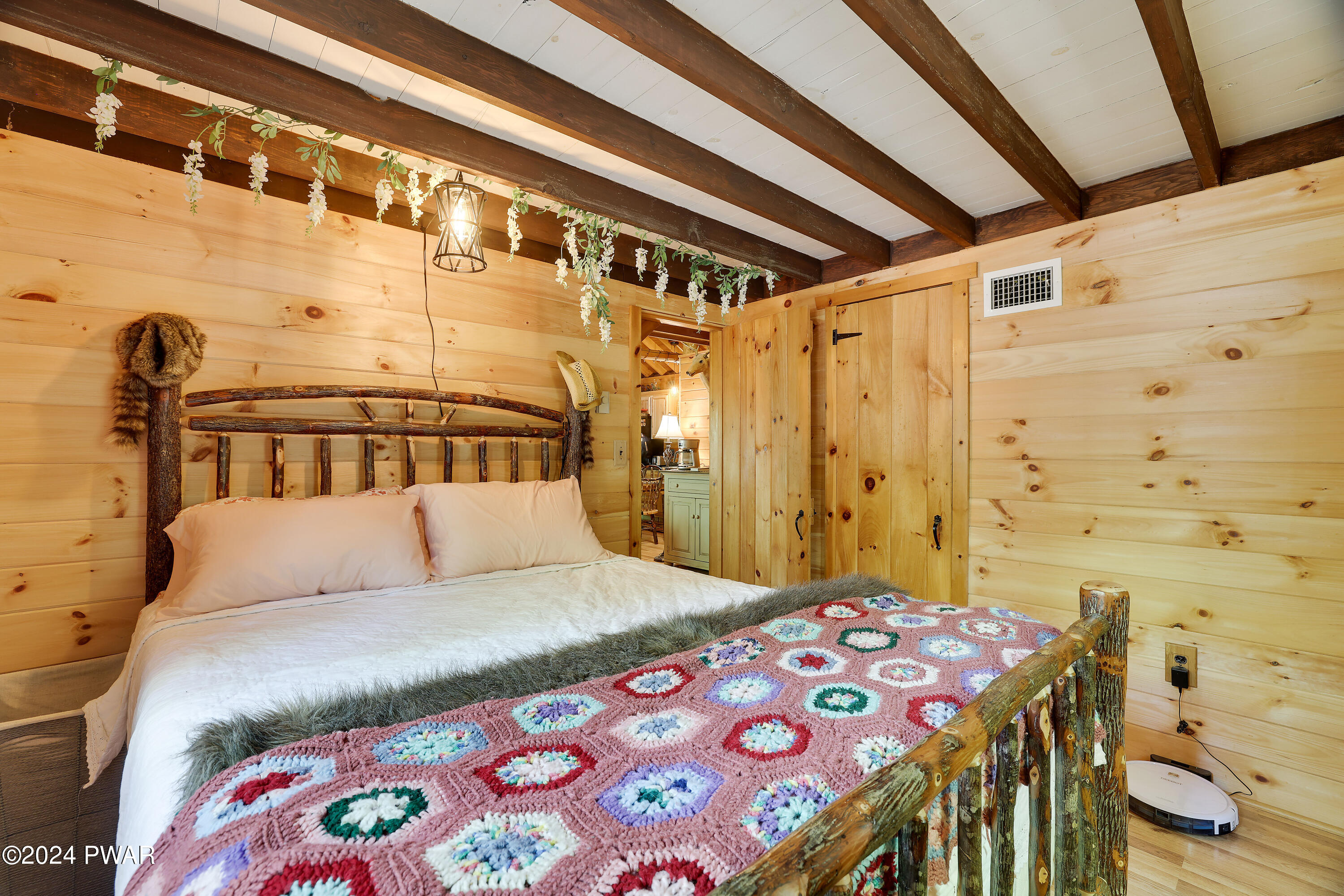 Paupack, Pennsylvania 18451, United States, 2 Bedrooms Bedrooms, ,1 BathroomBathrooms,Residential,Pending,58289