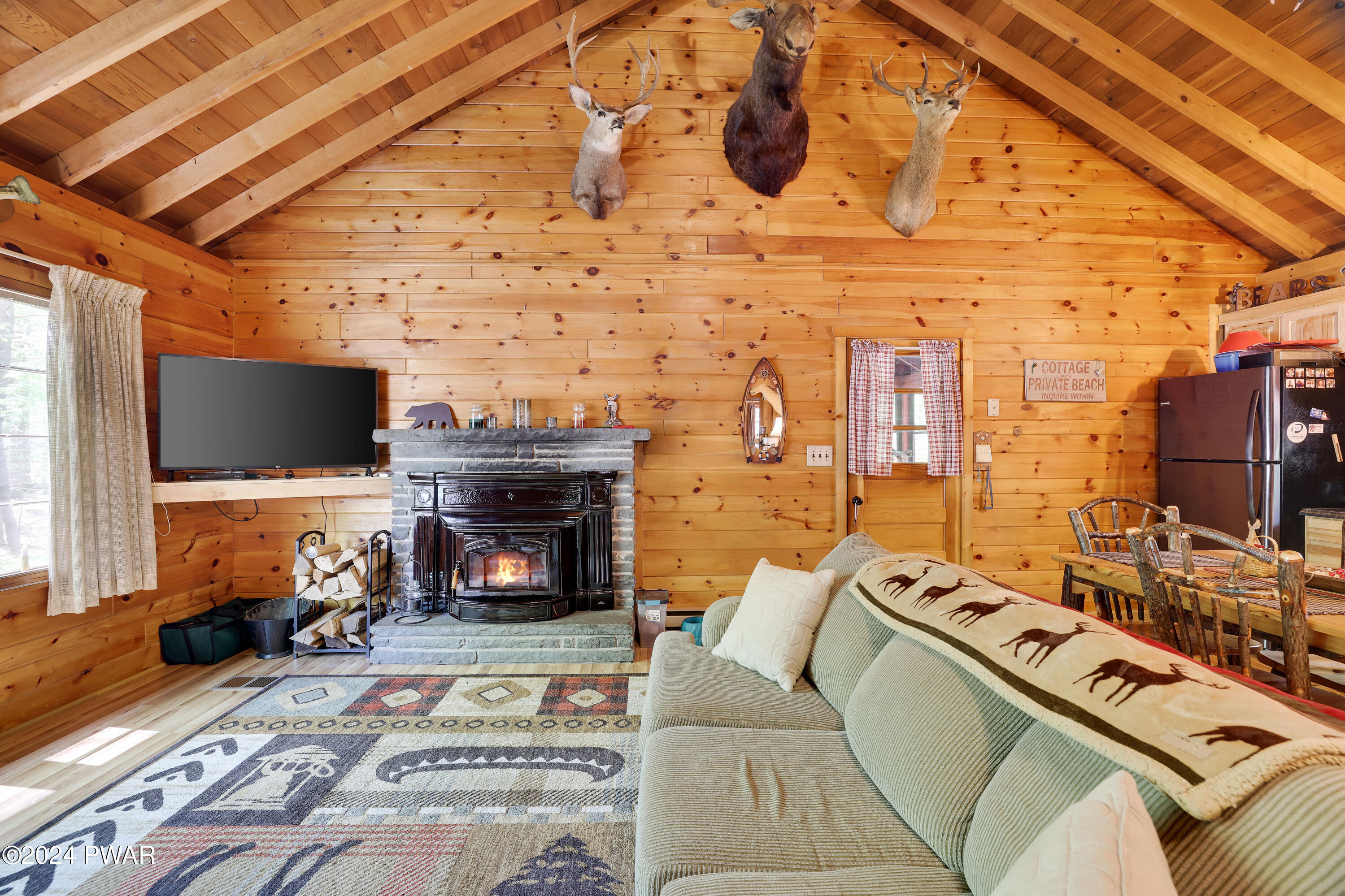 Paupack, Pennsylvania 18451, United States, 2 Bedrooms Bedrooms, ,1 BathroomBathrooms,Residential,Pending,58289