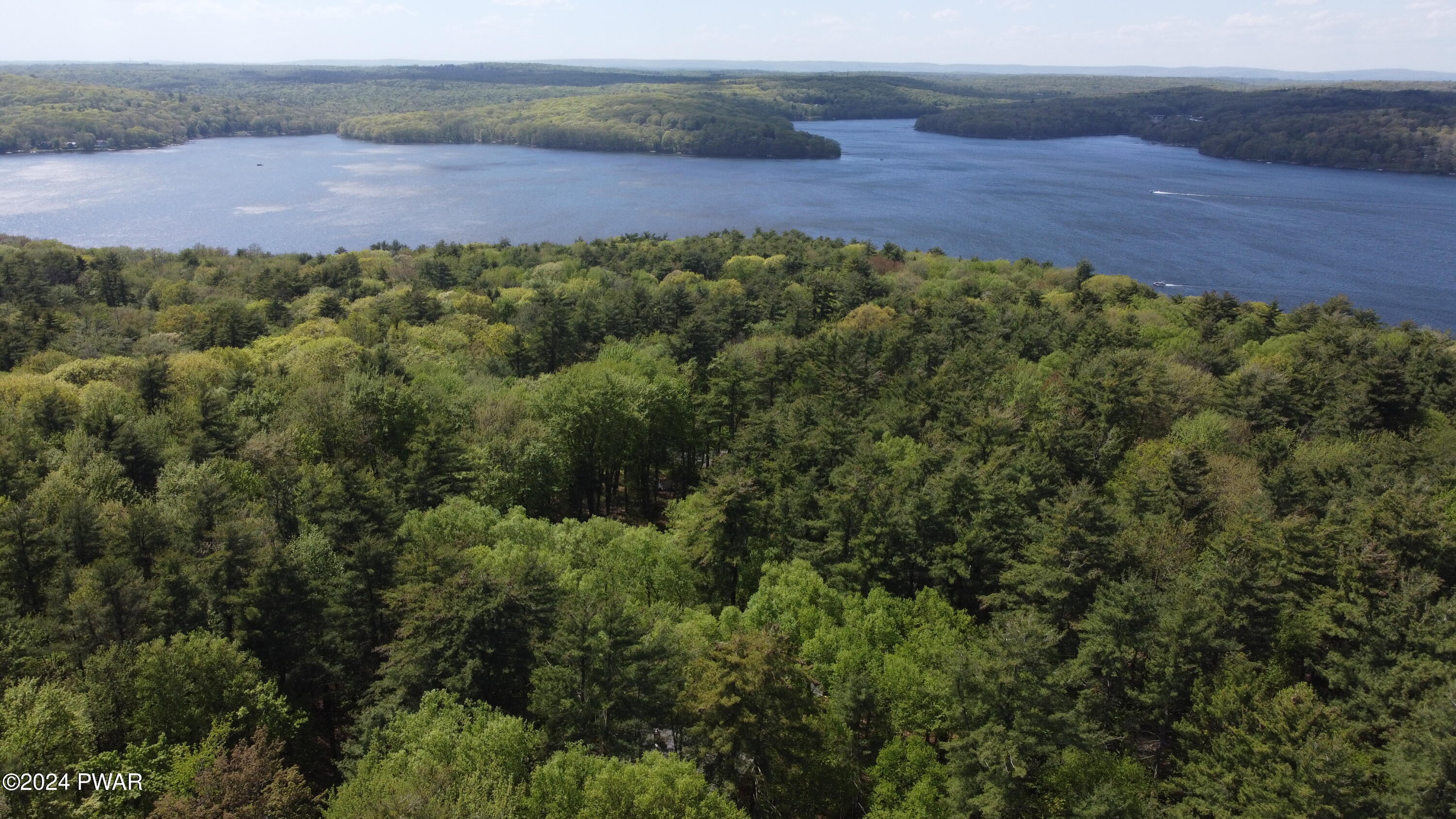 Paupack, Pennsylvania 18451, United States, 2 Bedrooms Bedrooms, ,1 BathroomBathrooms,Residential,Pending,58289