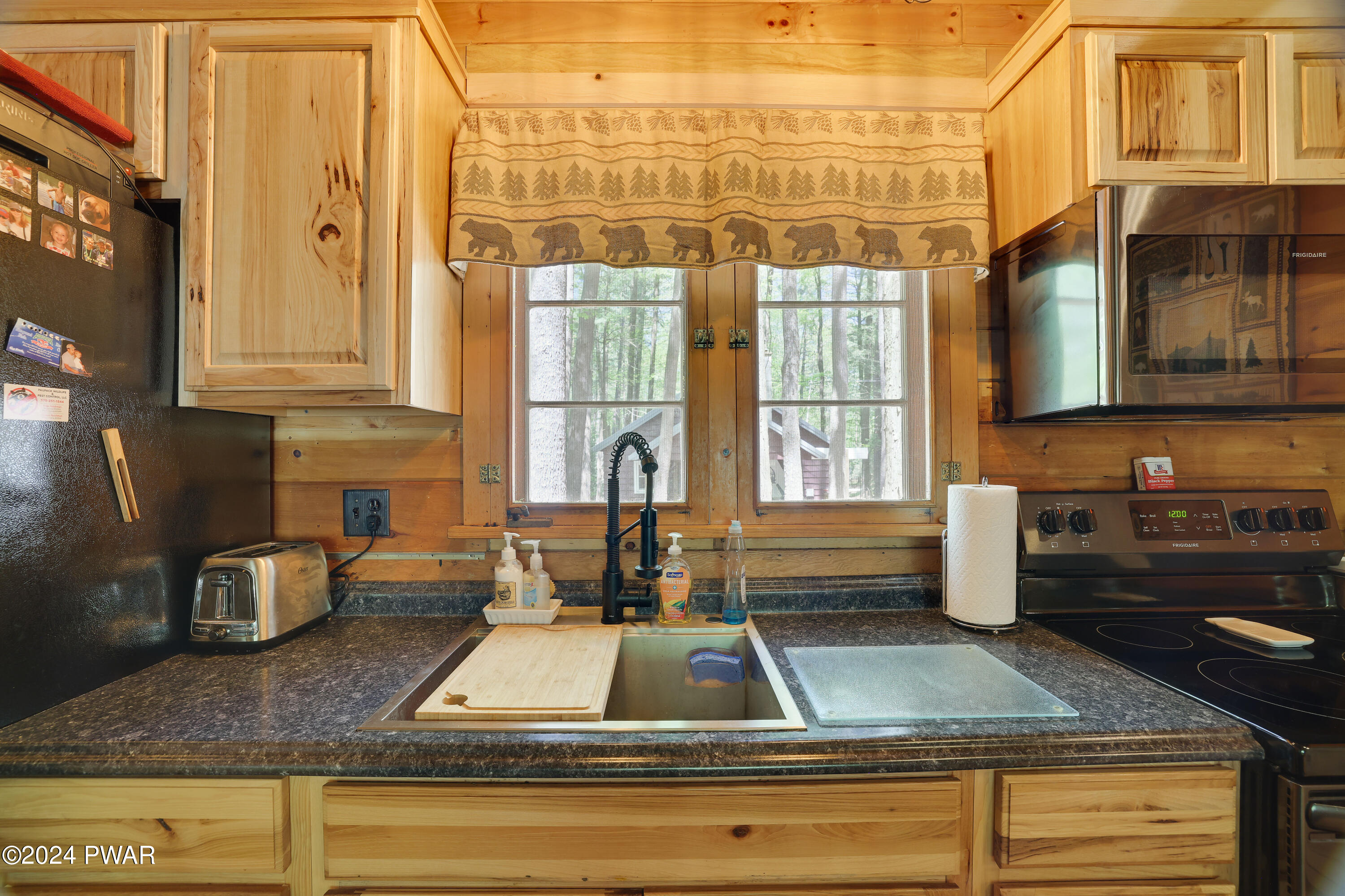 Paupack, Pennsylvania 18451, United States, 2 Bedrooms Bedrooms, ,1 BathroomBathrooms,Residential,Pending,58289