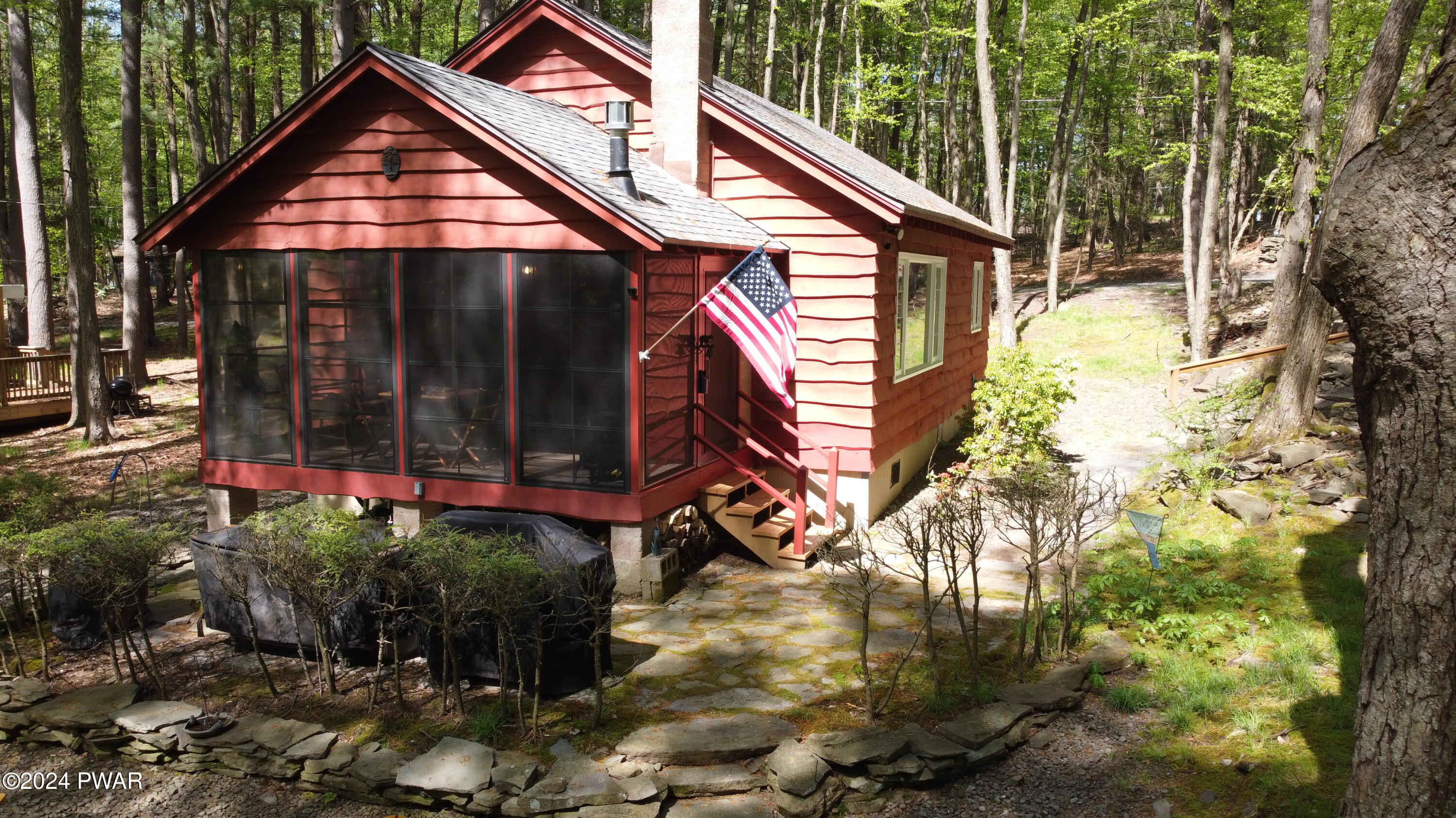 Paupack, Pennsylvania 18451, United States, 2 Bedrooms Bedrooms, ,1 BathroomBathrooms,Residential,Pending,58289