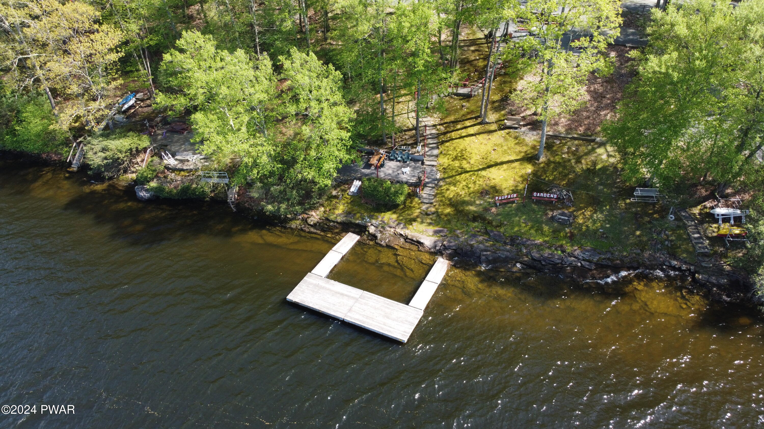 Paupack, Pennsylvania 18451, United States, 2 Bedrooms Bedrooms, ,1 BathroomBathrooms,Residential,Pending,58289