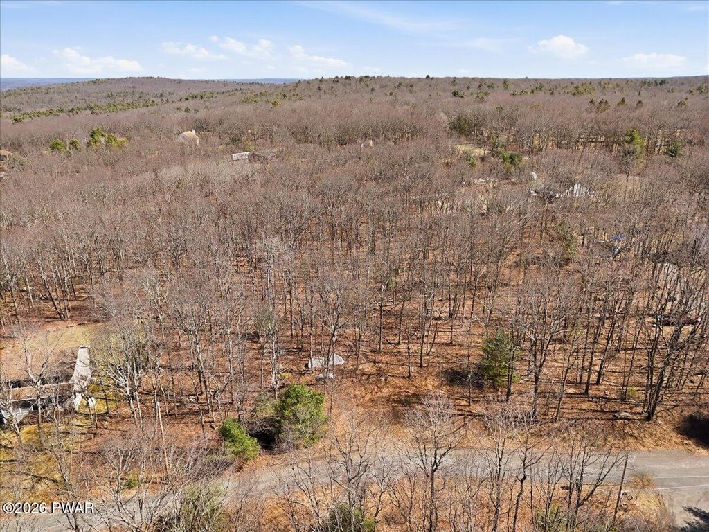 Photo of 135 Hedgehollow Court, Greeley, PA 18425 (MLS # PW260644)