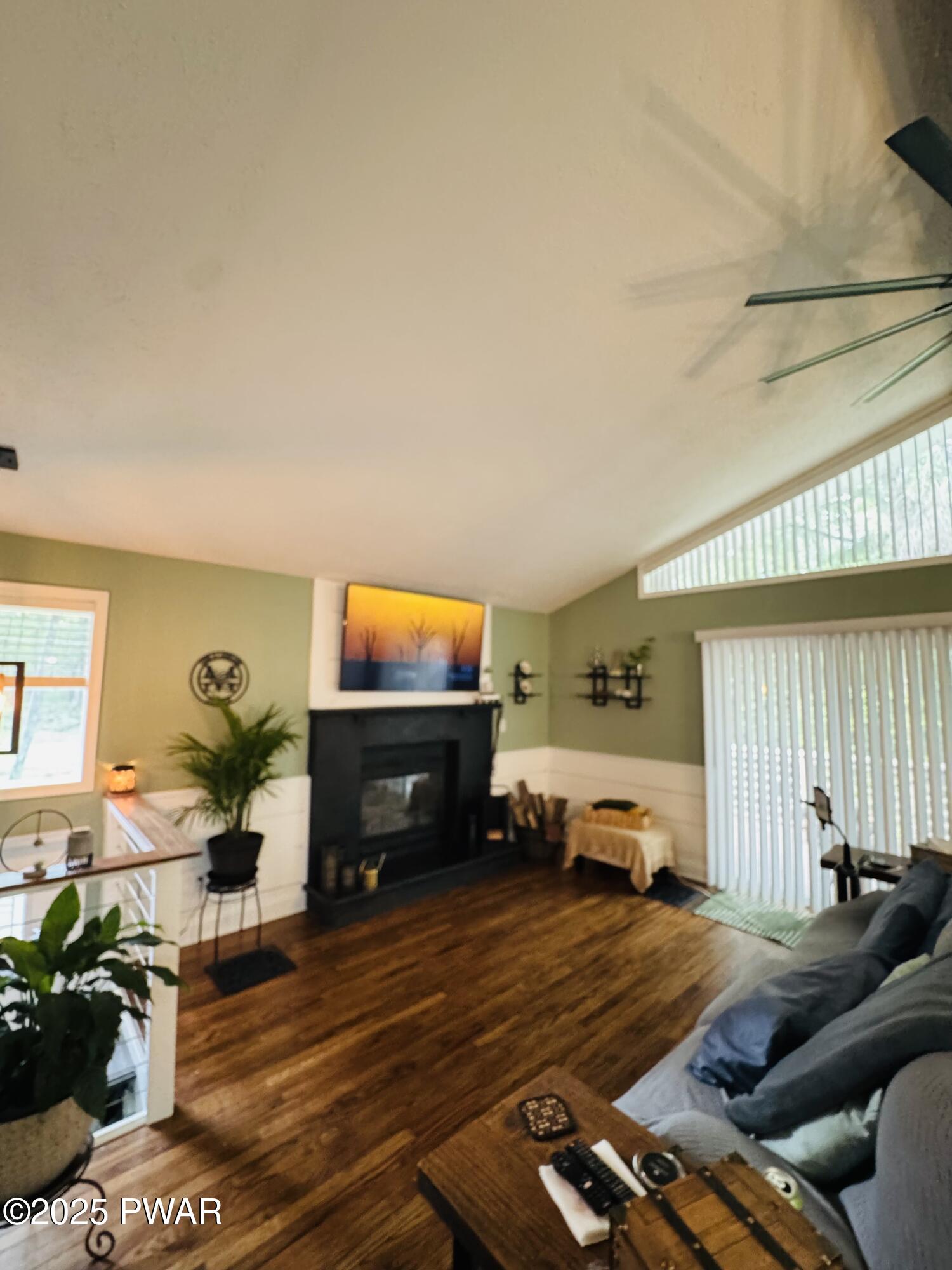 Lords Valley, Pennsylvania 18428, United States, 3 Bedrooms Bedrooms, ,2 BathroomsBathrooms,Residential,Pending,180546