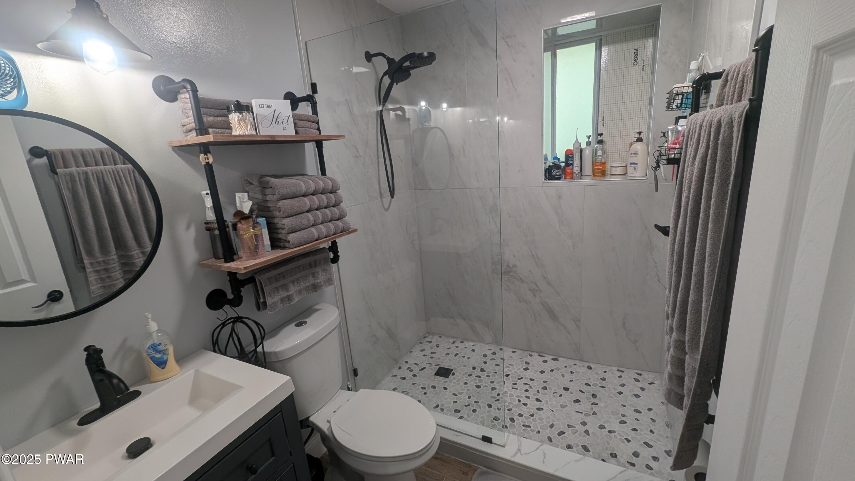 Lords Valley, Pennsylvania 18428, United States, 3 Bedrooms Bedrooms, ,2 BathroomsBathrooms,Residential,Pending,180546