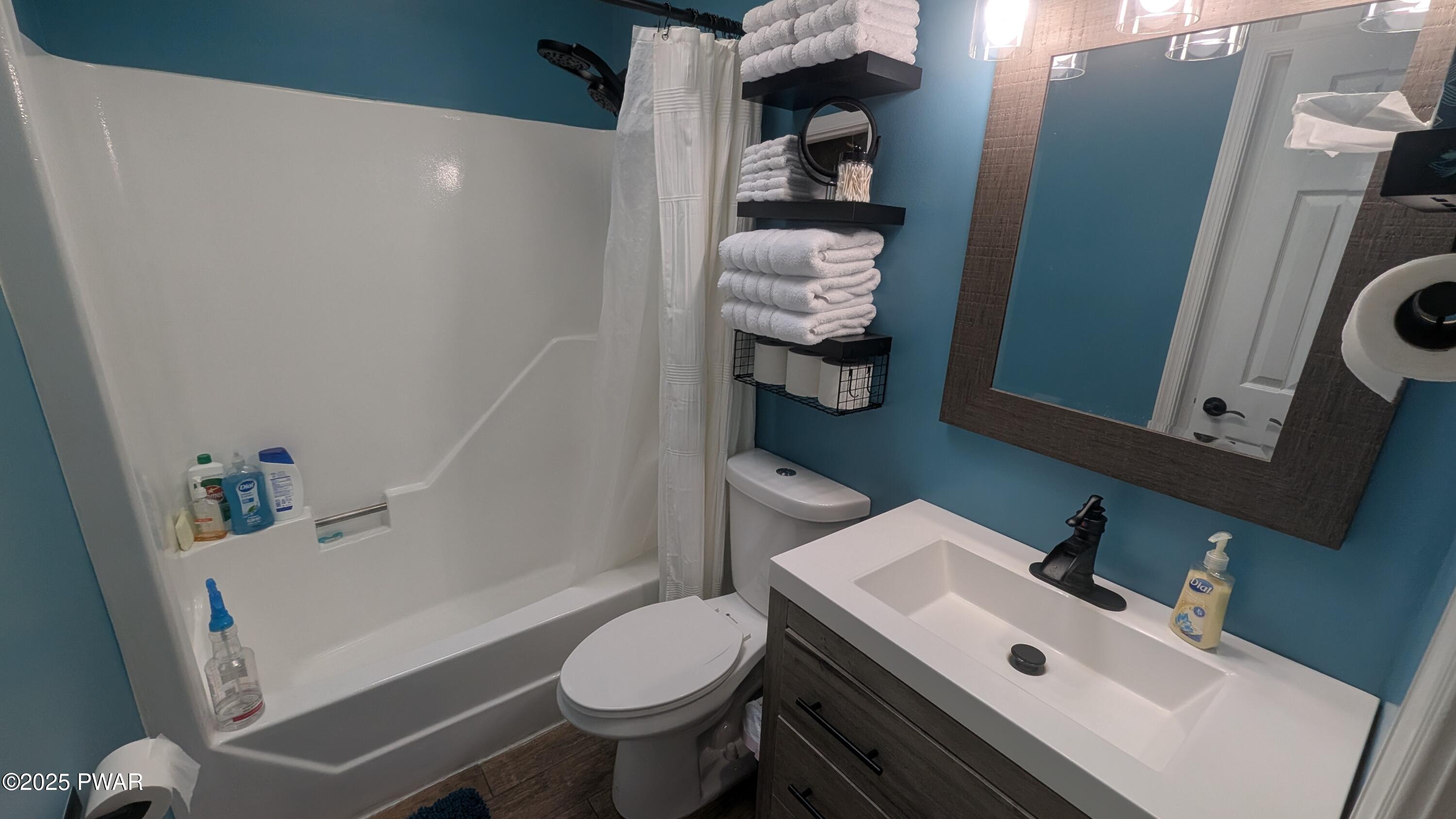 Lords Valley, Pennsylvania 18428, United States, 3 Bedrooms Bedrooms, ,2 BathroomsBathrooms,Residential,Pending,180546