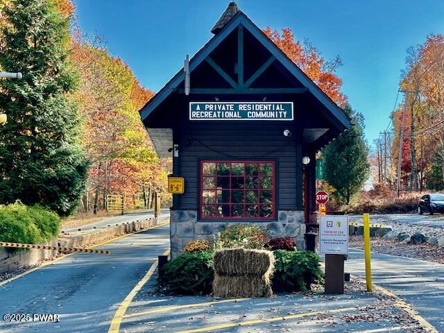 Lords Valley, Pennsylvania 18428, United States, 3 Bedrooms Bedrooms, ,2 BathroomsBathrooms,Residential,Pending,180546