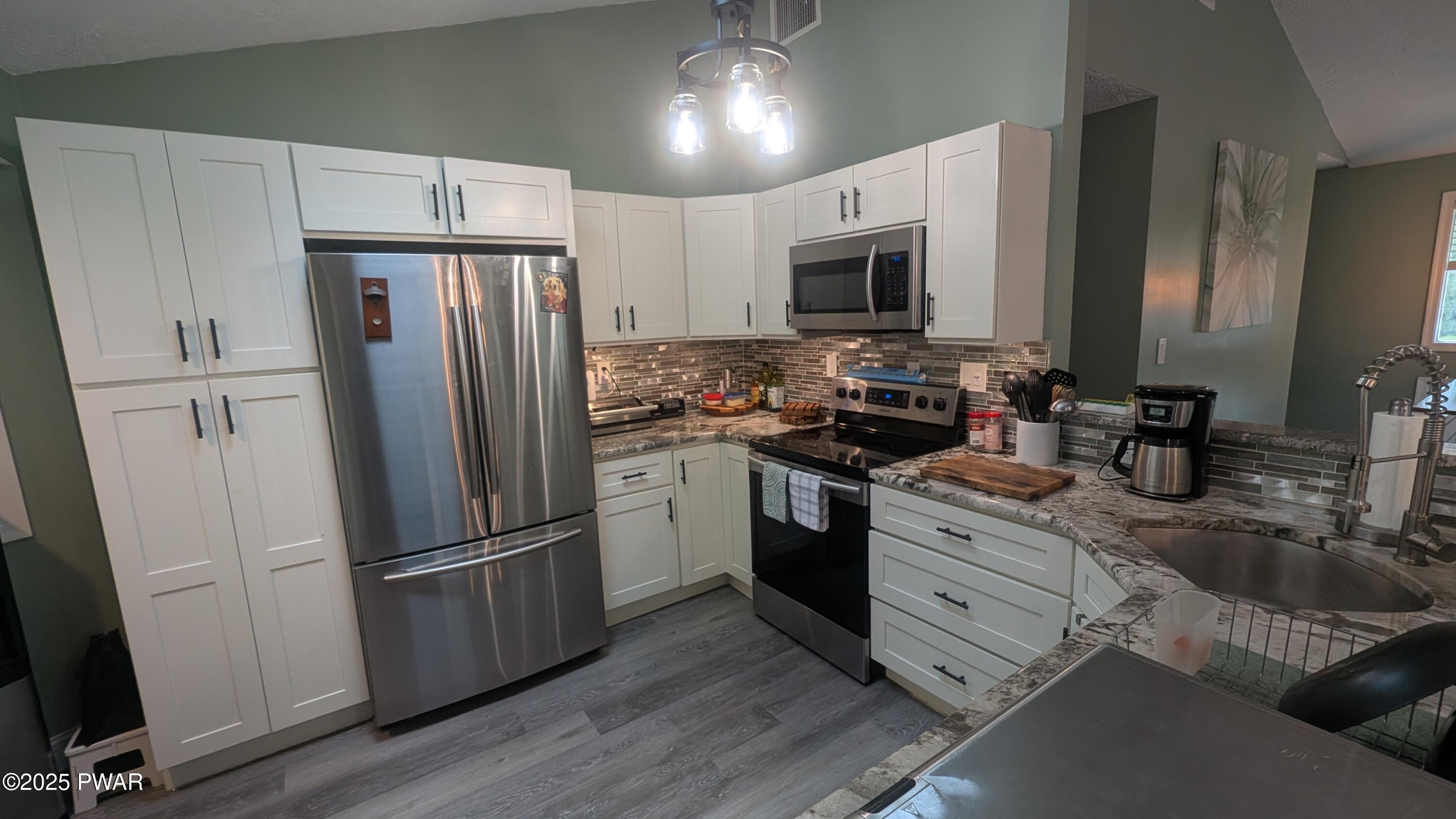 Lords Valley, Pennsylvania 18428, United States, 3 Bedrooms Bedrooms, ,2 BathroomsBathrooms,Residential,Pending,180546