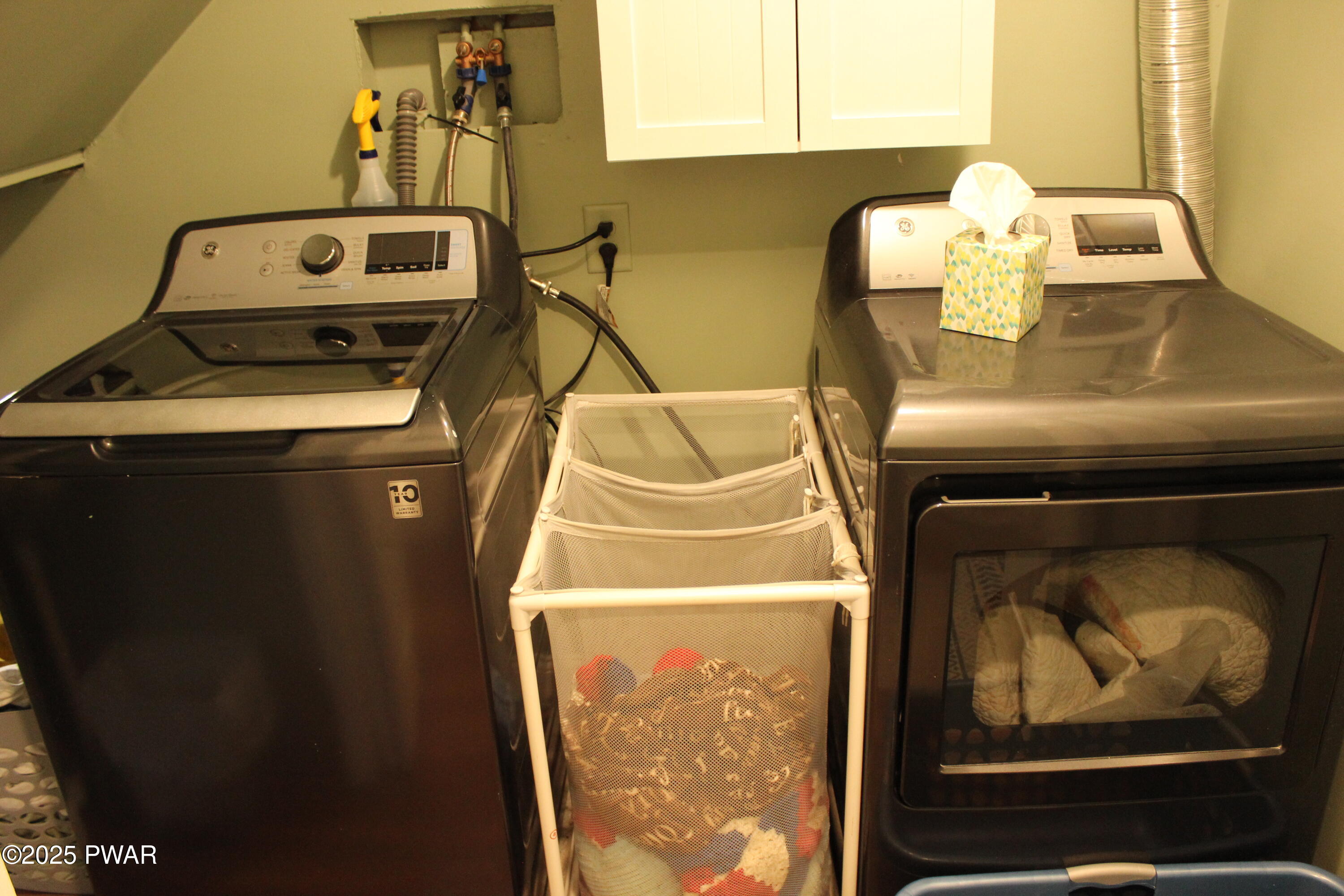 Lords Valley, Pennsylvania 18428, United States, 3 Bedrooms Bedrooms, ,2 BathroomsBathrooms,Residential,Pending,180546