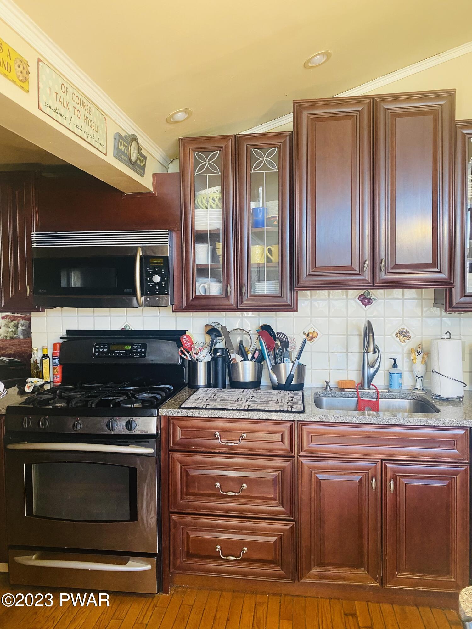 Lords Valley, Pennsylvania 18428, United States, 3 Bedrooms Bedrooms, ,2 BathroomsBathrooms,Residential,Pending,68682