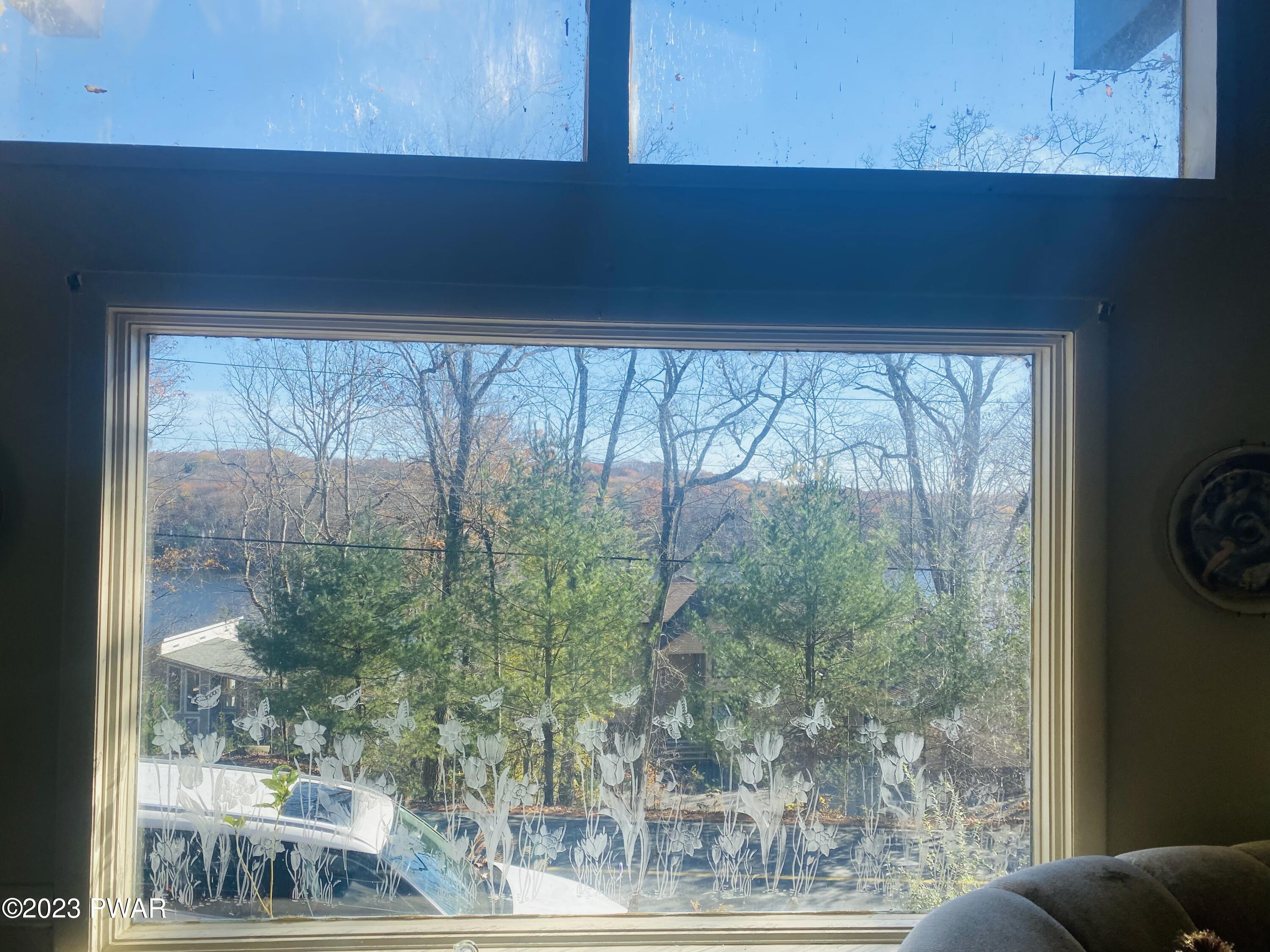 Lords Valley, Pennsylvania 18428, United States, 3 Bedrooms Bedrooms, ,2 BathroomsBathrooms,Residential,Pending,68682