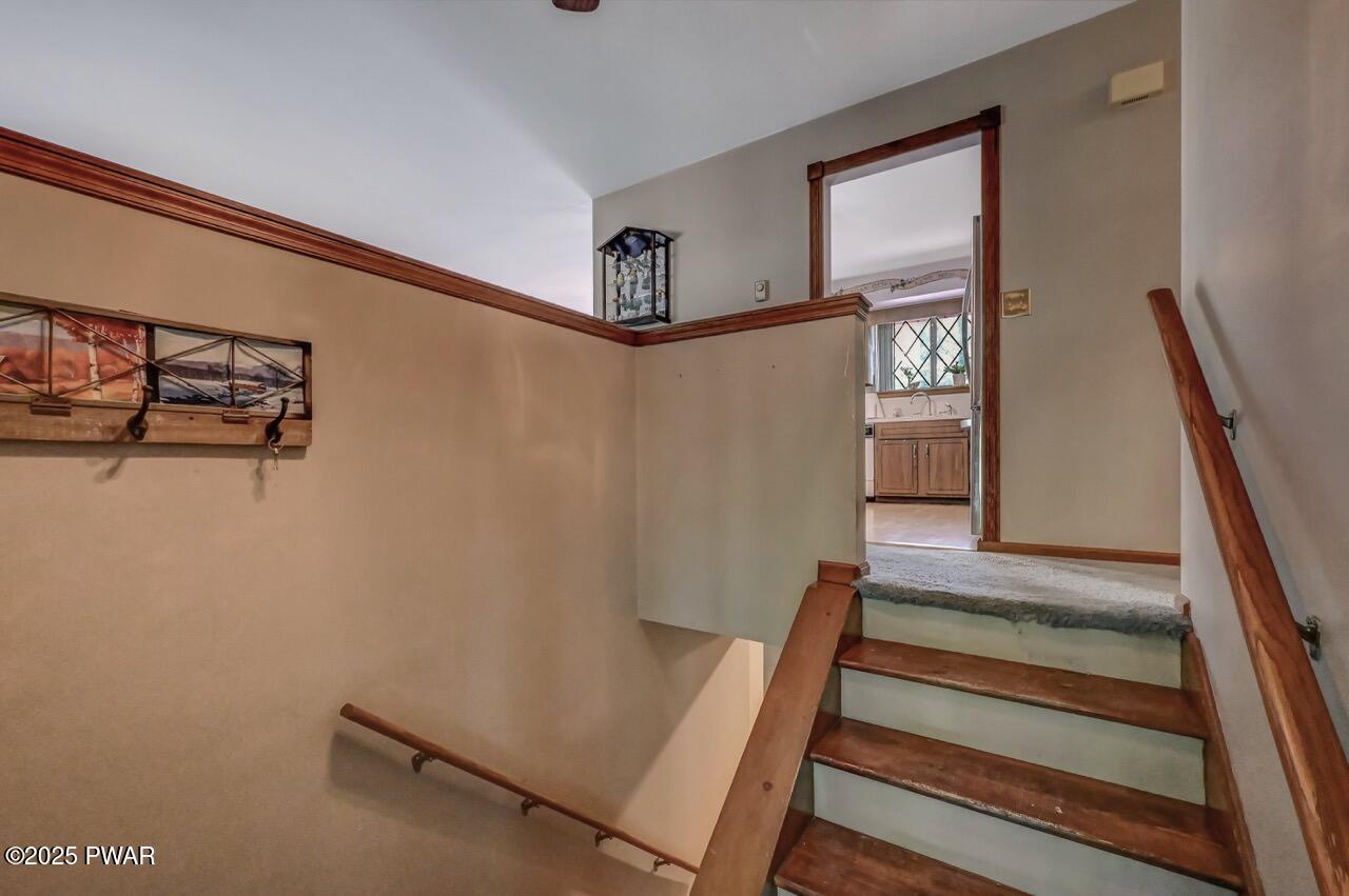 1036 Mountain Top Drive, Lake Ariel, Pennsylvania image 6