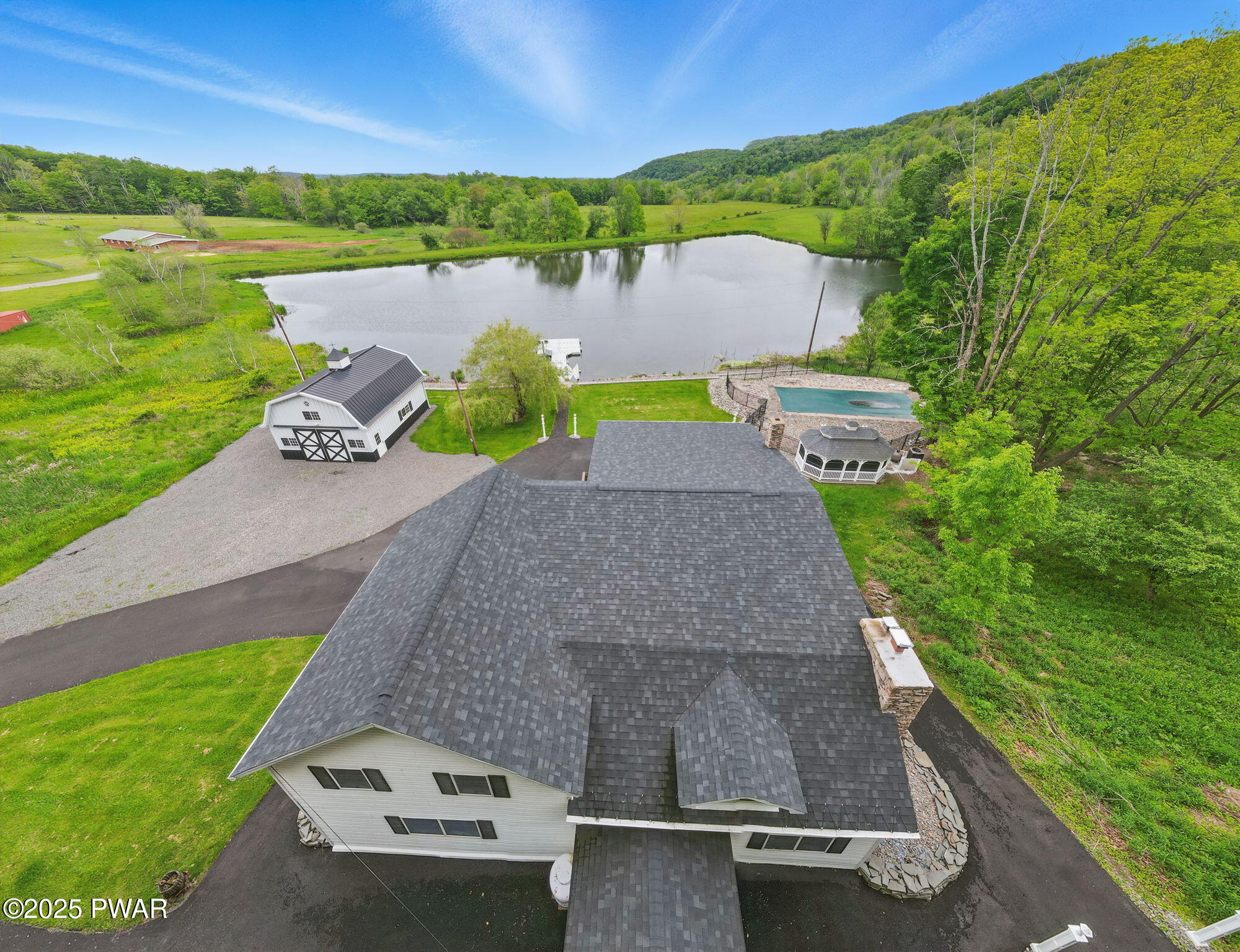 540 Pleasant Mount Drive, Forest City, Pennsylvania image 3