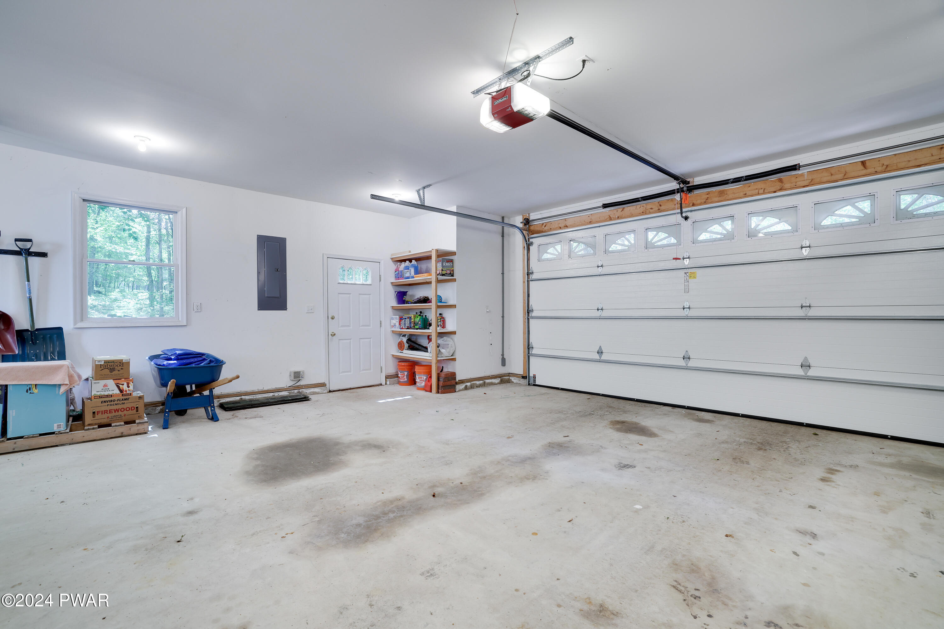 Hawley, Pennsylvania 18428, United States, 3 Bedrooms Bedrooms, ,2 BathroomsBathrooms,Residential,Pending,45841