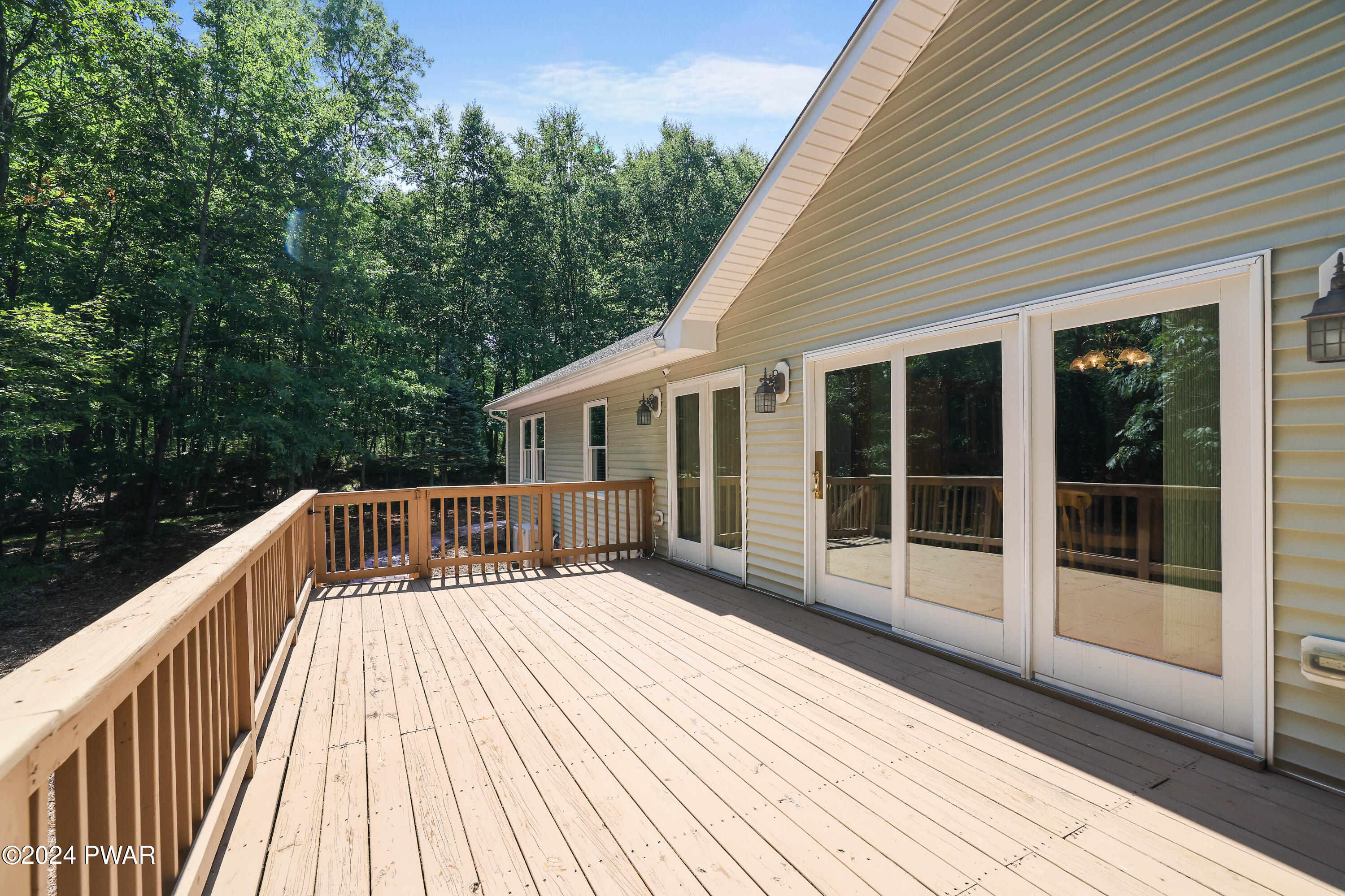 Hawley, Pennsylvania 18428, United States, 3 Bedrooms Bedrooms, ,2 BathroomsBathrooms,Residential,Pending,45841