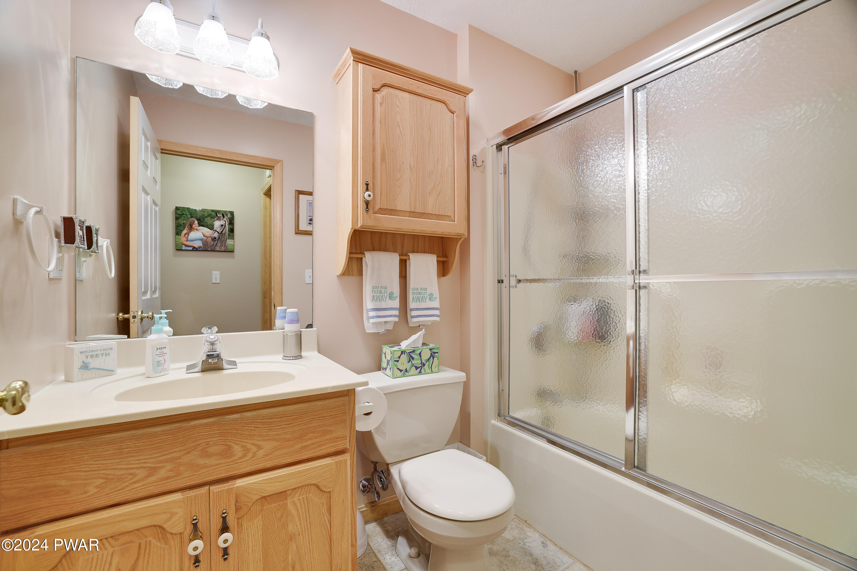 Hawley, Pennsylvania 18428, United States, 3 Bedrooms Bedrooms, ,2 BathroomsBathrooms,Residential,Pending,45841