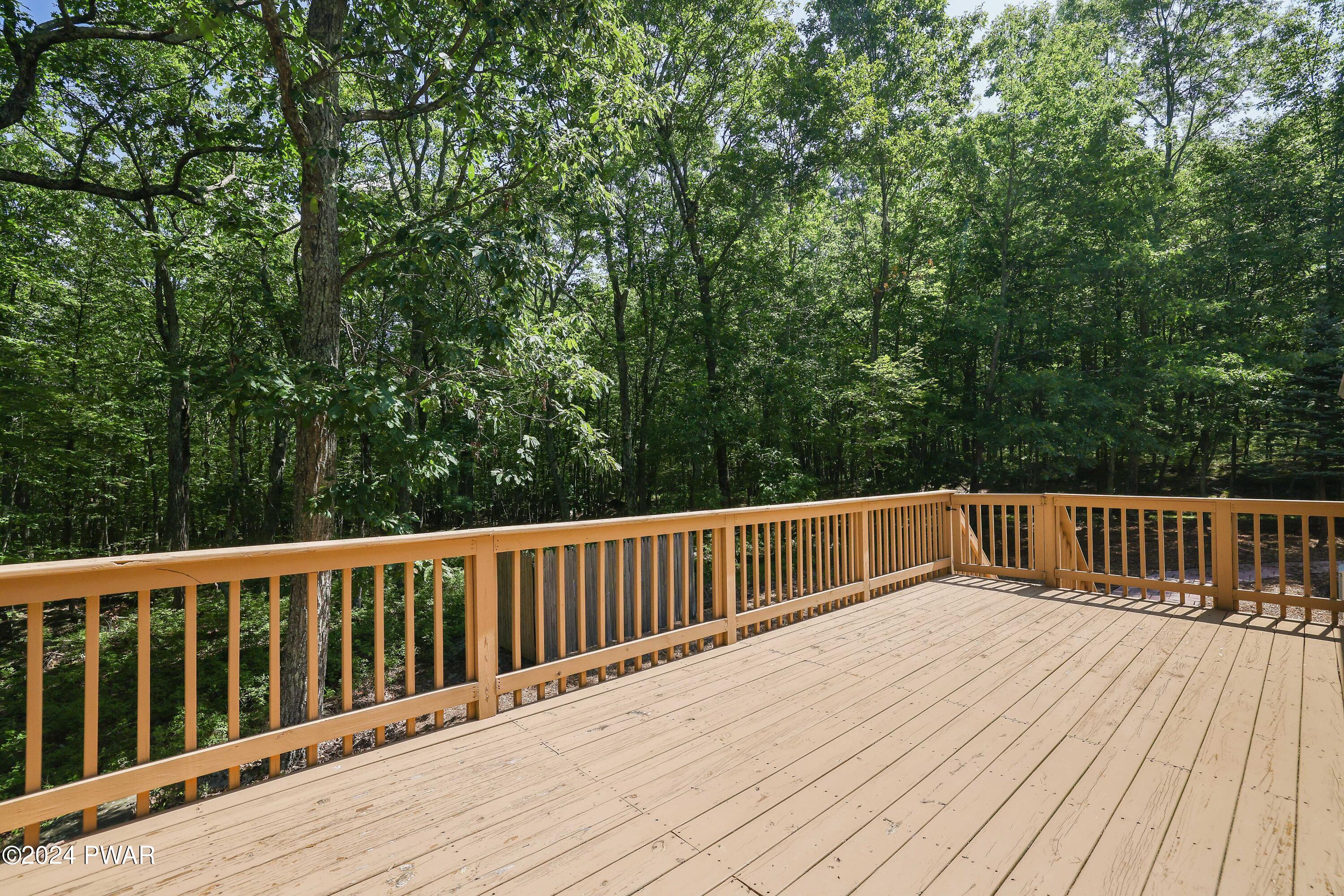 Hawley, Pennsylvania 18428, United States, 3 Bedrooms Bedrooms, ,2 BathroomsBathrooms,Residential,Pending,45841