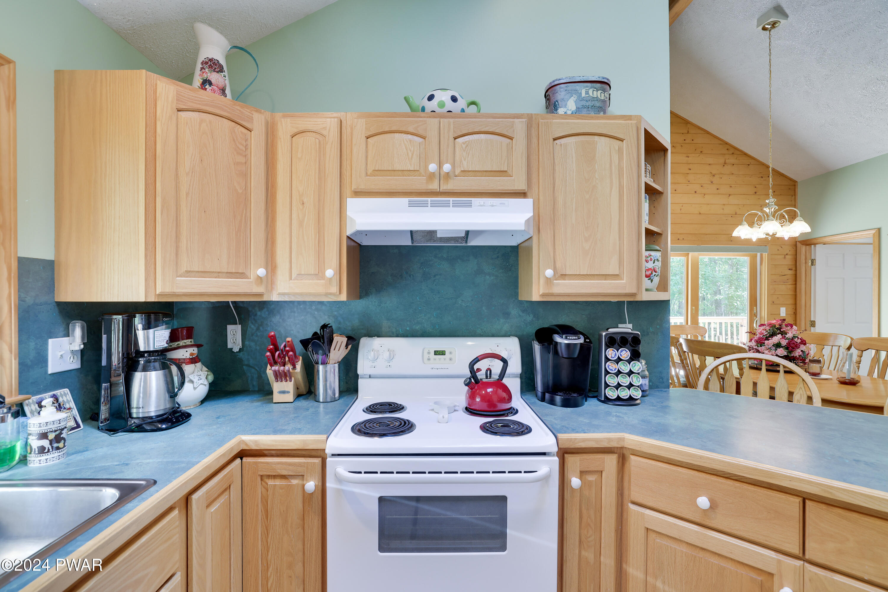 Hawley, Pennsylvania 18428, United States, 3 Bedrooms Bedrooms, ,2 BathroomsBathrooms,Residential,Pending,45841