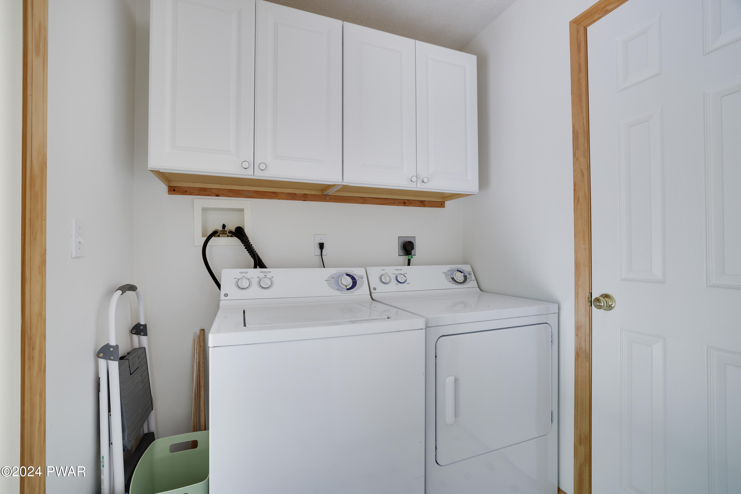 Hawley, Pennsylvania 18428, United States, 3 Bedrooms Bedrooms, ,2 BathroomsBathrooms,Residential,Pending,45841