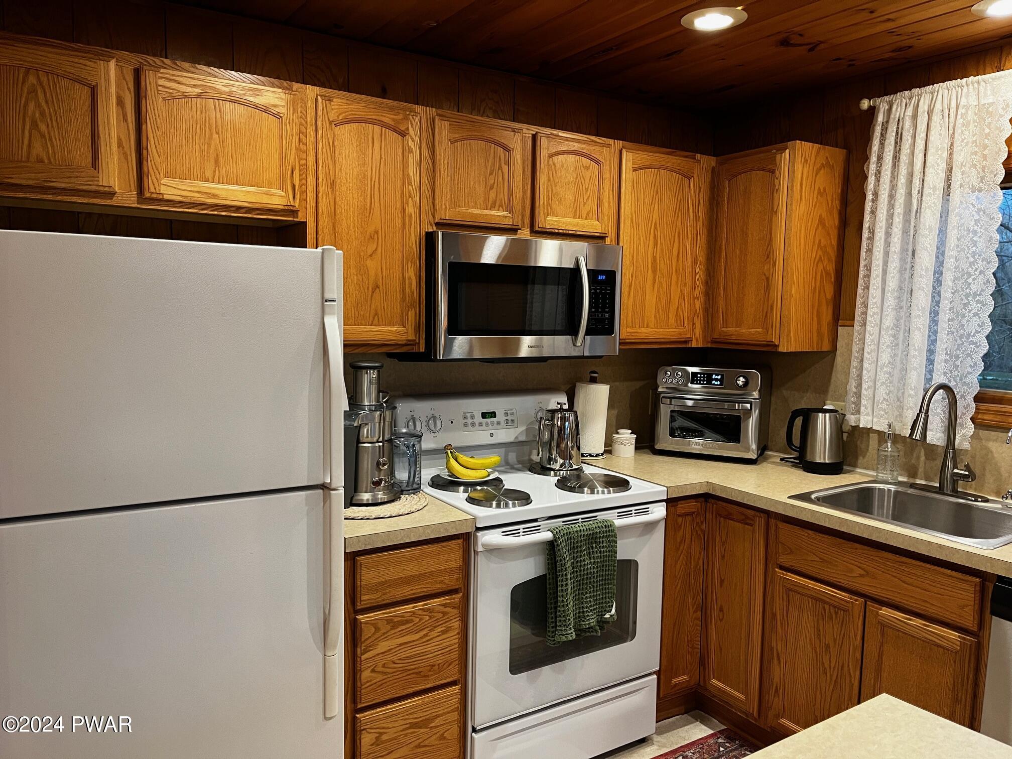 Lake Ariel, Pennsylvania 18436, United States, 3 Bedrooms Bedrooms, ,3 BathroomsBathrooms,Residential,Active,61100