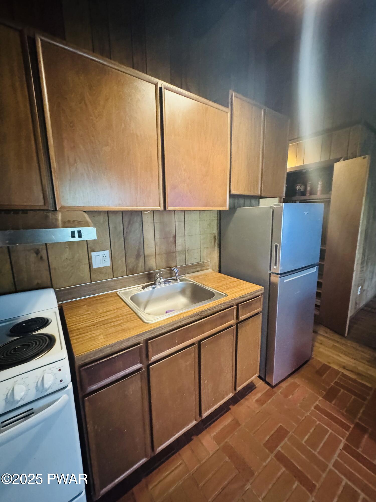 Lords Valley, Pennsylvania 18428, United States, 3 Bedrooms Bedrooms, ,1 BathroomBathrooms,Residential,Active,185483