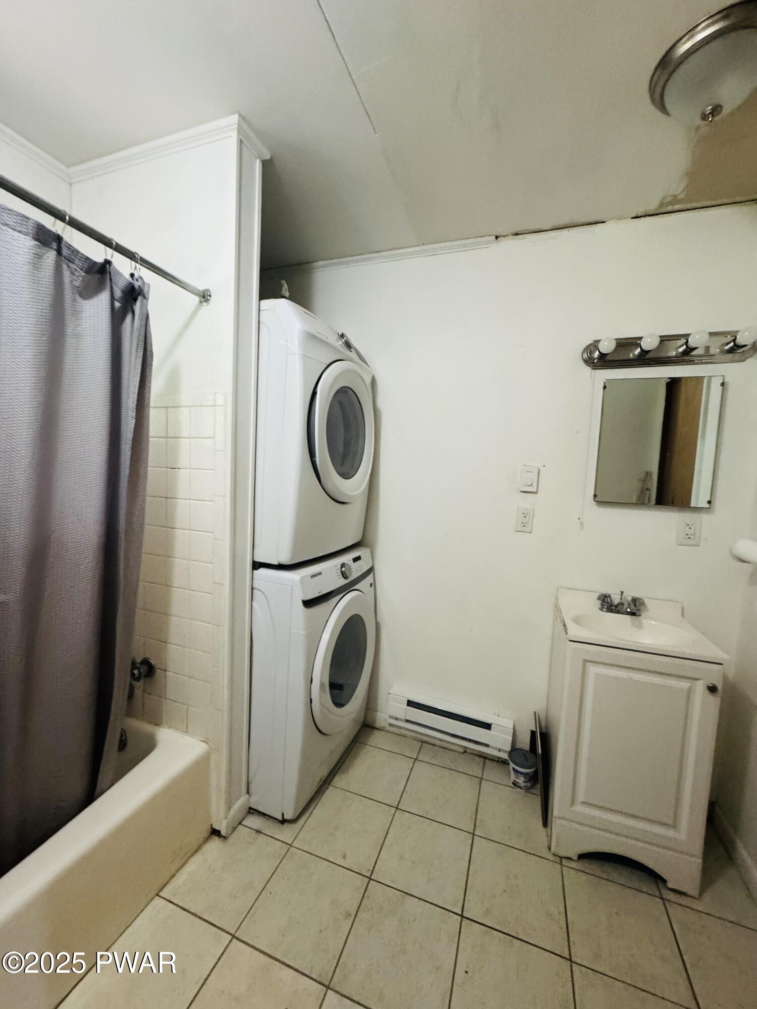 Lords Valley, Pennsylvania 18428, United States, 3 Bedrooms Bedrooms, ,1 BathroomBathrooms,Residential,Active,185483