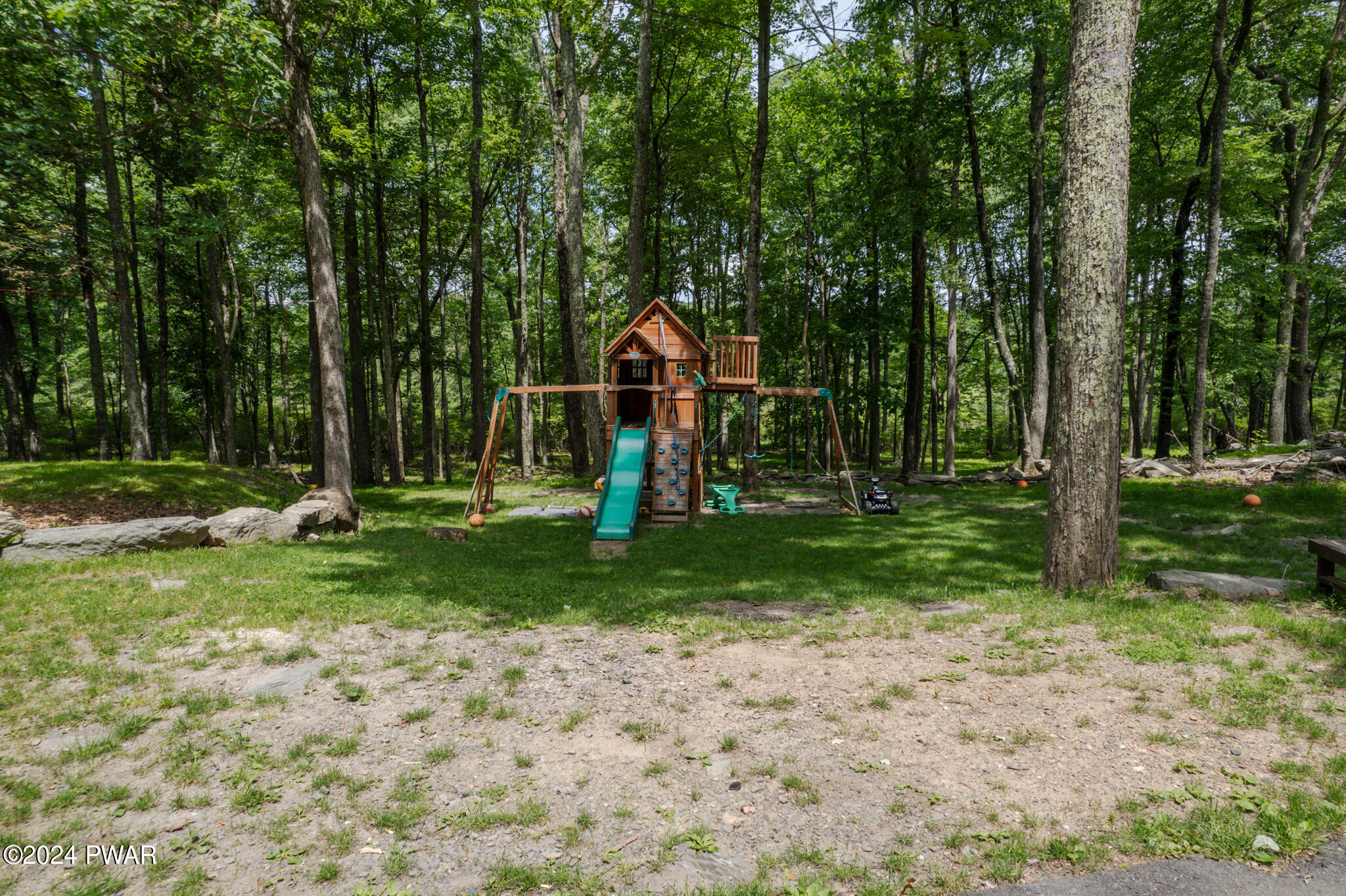 211 Conashaugh Trail, Milford, Pennsylvania image 9