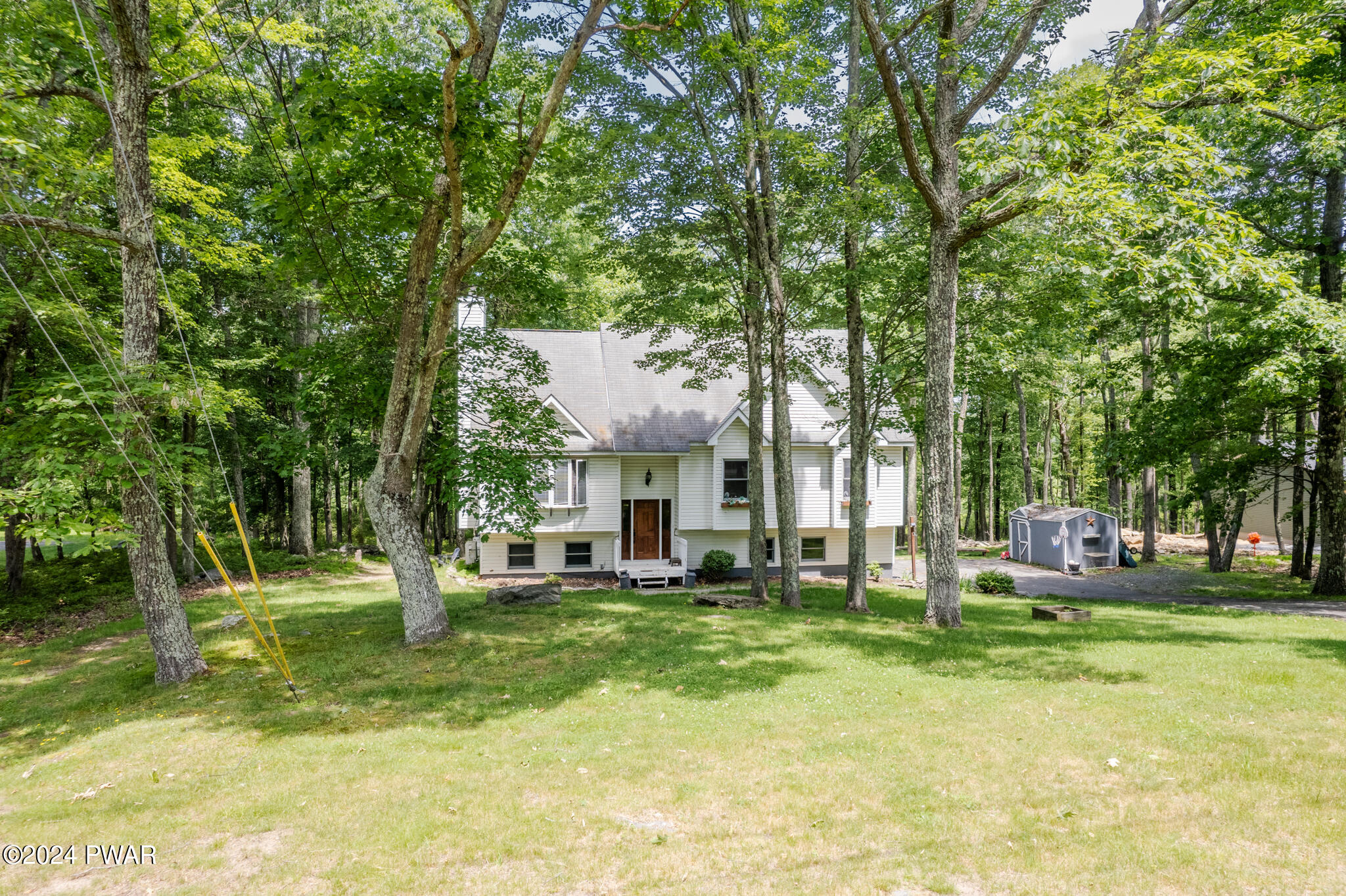 211 Conashaugh Trail, Milford, Pennsylvania image 3