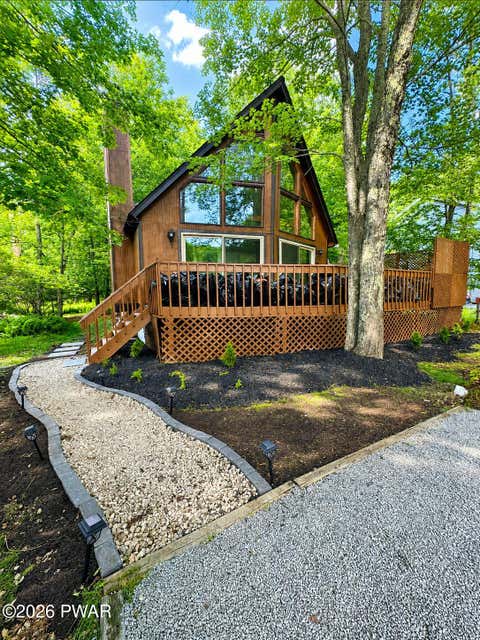Homes For Sale - 227 Lake Drive<br/> Dingmans Ferry, PA 18328