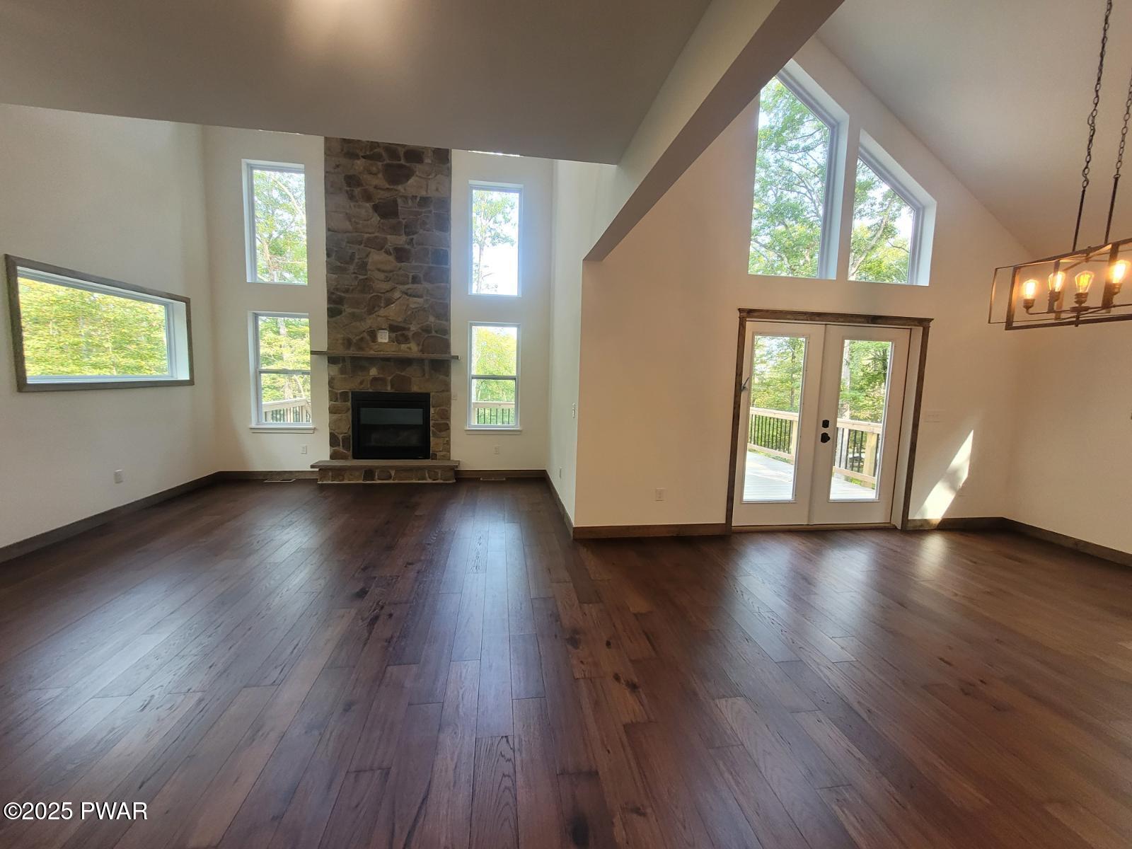 101 Maple Leaf Road, Lackawaxen, Pennsylvania image 3